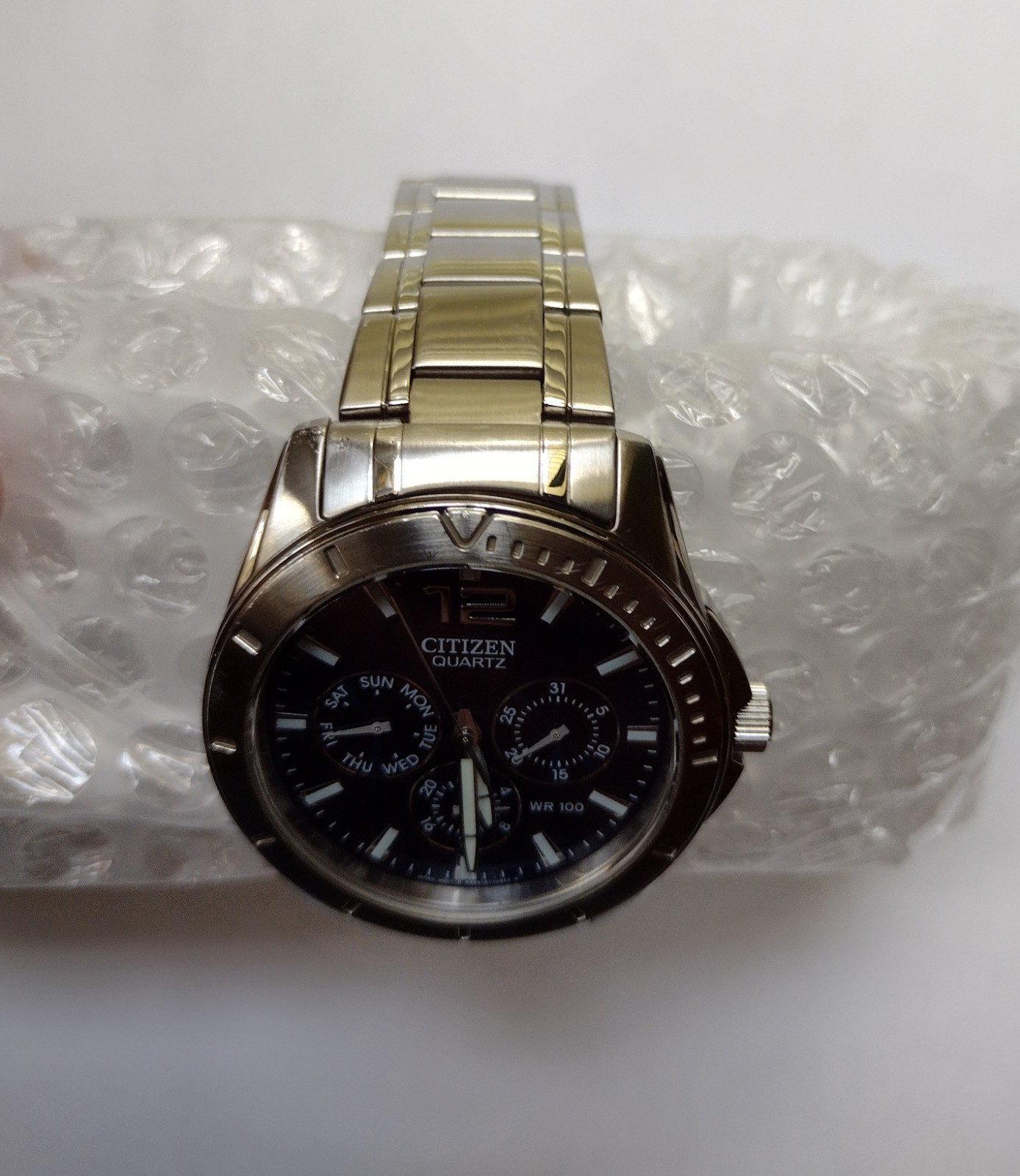 Citizen Quartz Royal Blue Stainless Steel Men’s Watch. SEE DESCRIPTION/PHOTOS