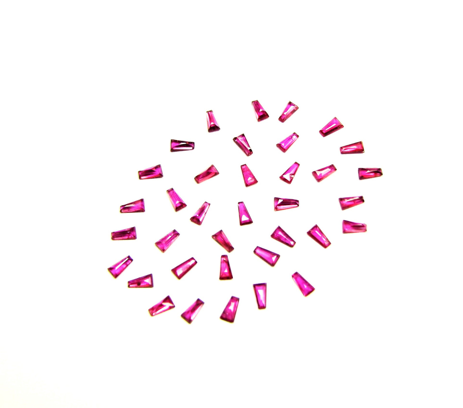 Natural Tapered Baguette Thai Ruby 36 Pcs 4.60 Cts Tol 4×2-2.1×1.1-1.3 MM LxWxW