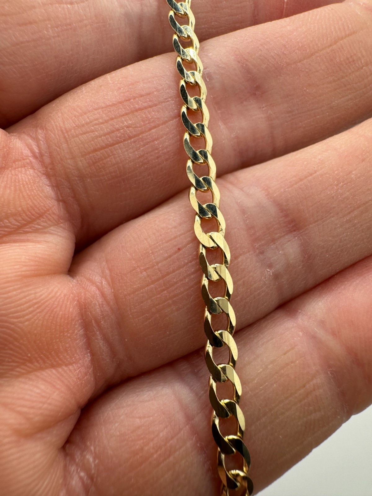 9ct Yellow Solid Gold 3.84mm Curb Link Length 20 Inch / 50cm Necklace (AG100MC)