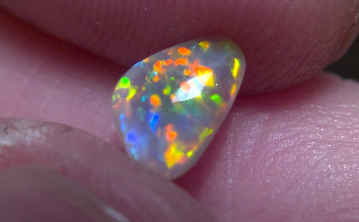 0.89cts Solid Lightning Ridge semi-black opal, extremely bright top gem + video