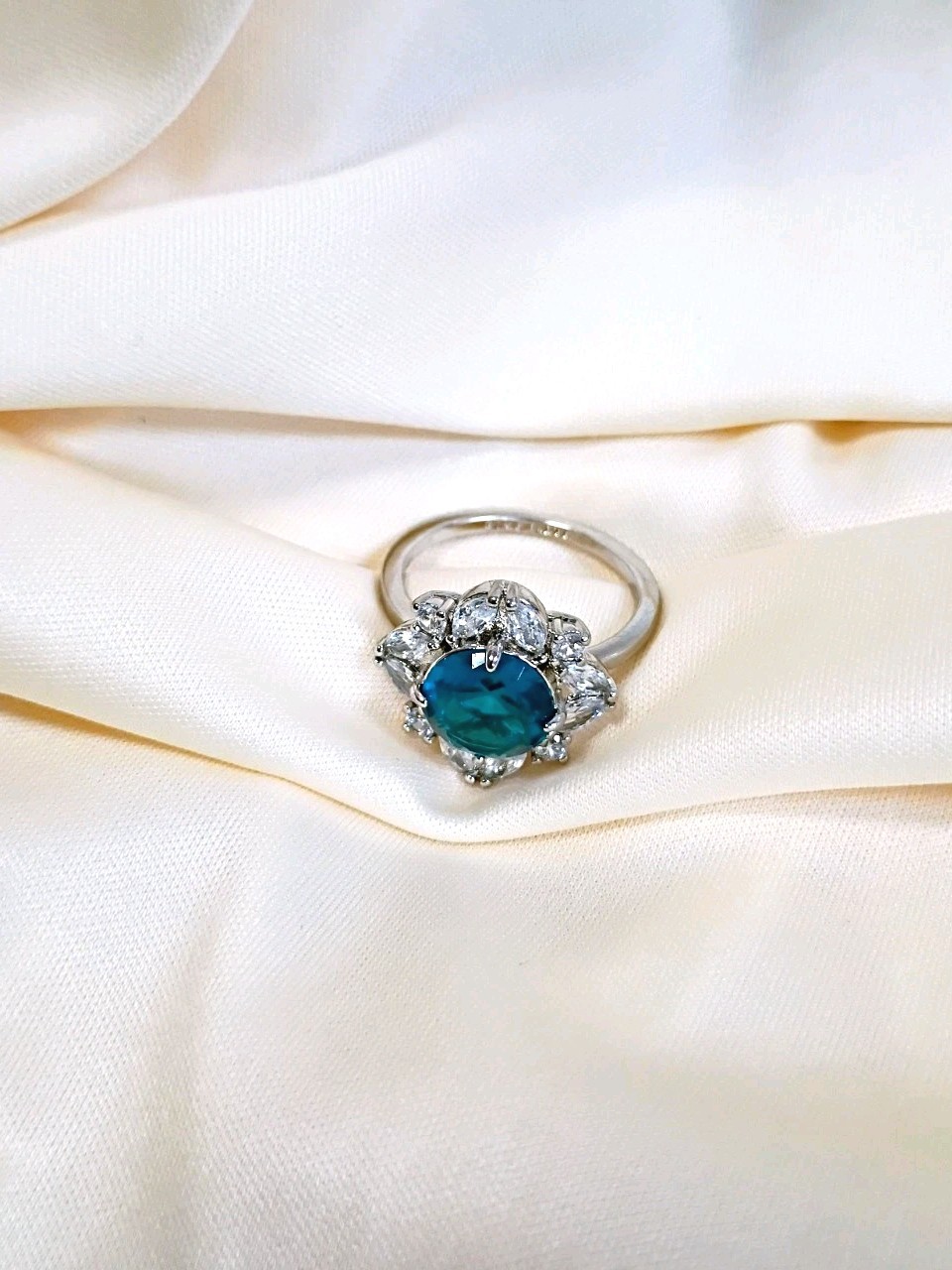 Bomb Party Sterling Silver Oval Blue Crystal Halo Cocktail Ring Size 9