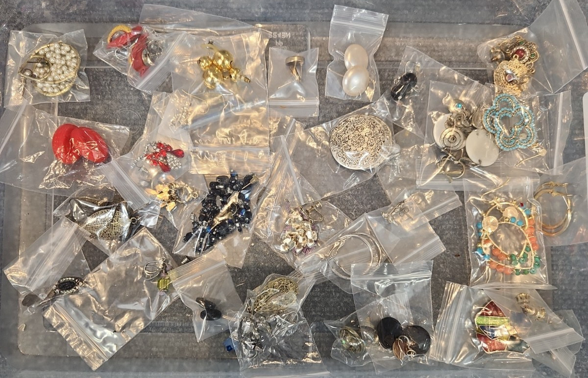 Jewelry Wearable Earring Collection 5 Lbs Matched Pairs Lot #683 See Description