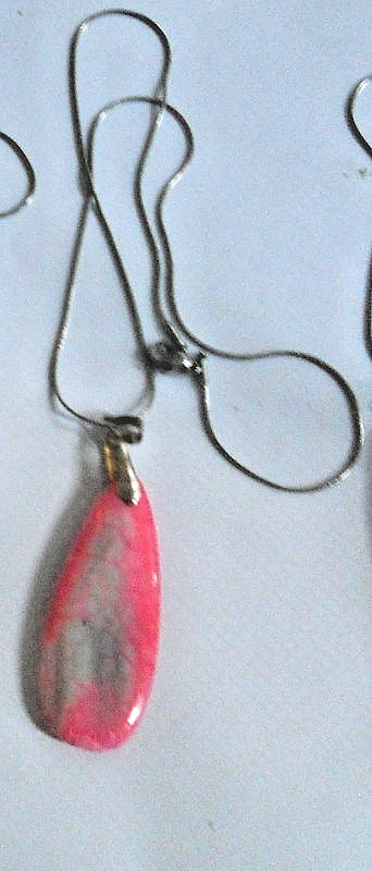 AGATE Pendant pink white teardrop 53x33mm on silver chain 18″long