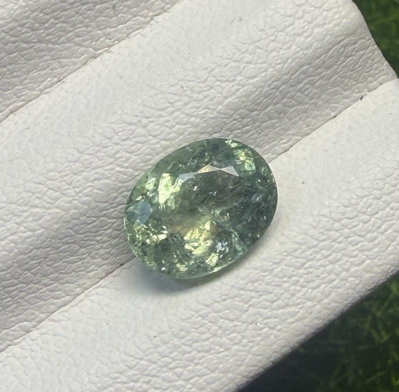 100% Natural top quality Neon Green Paraiba Tourmaline 1pcs