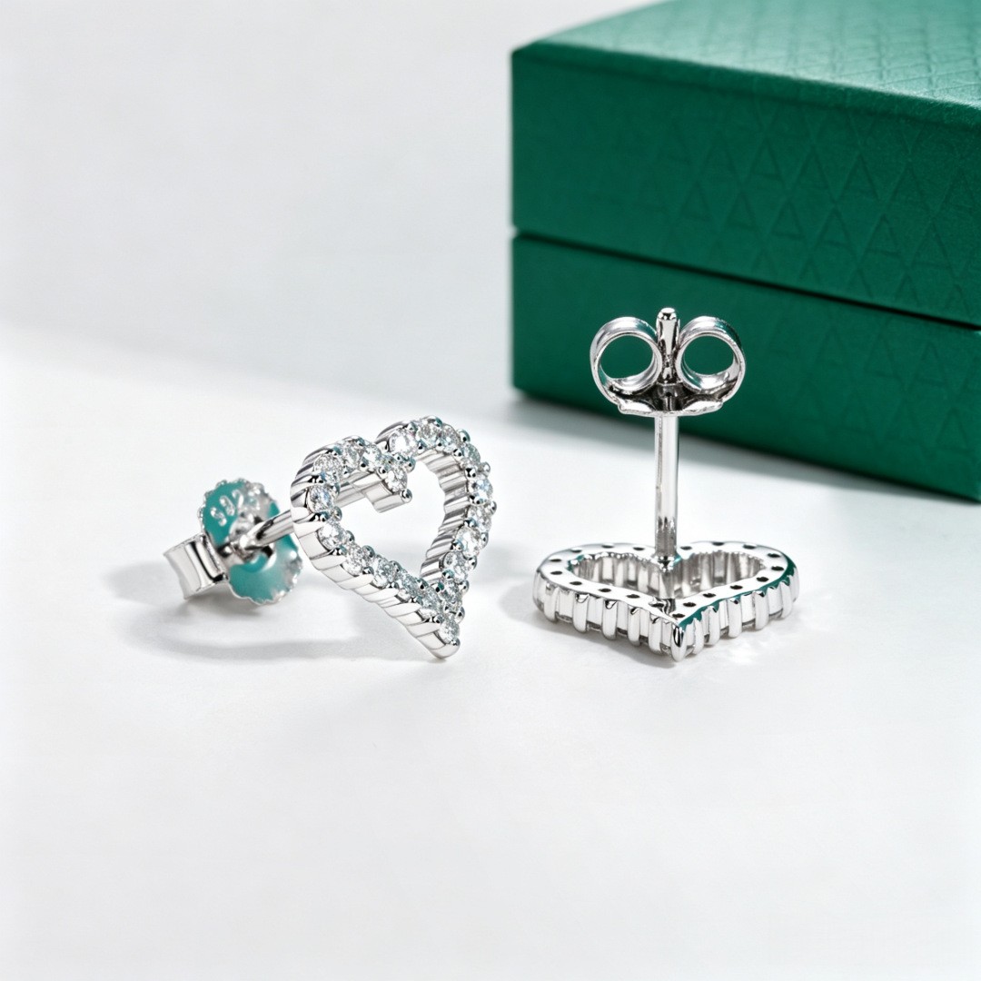 Fashion 925 Sterling Silver Moissanite Love Heart Necklace Stud Earrings Set