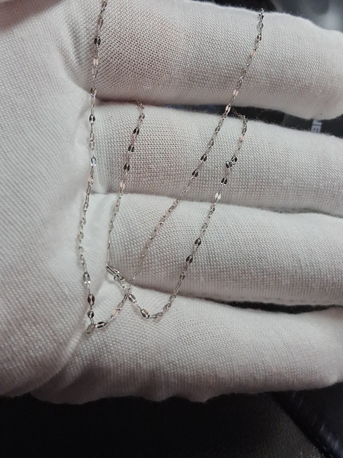 10k Solid White Gold Mirror link chain 16-inches 1.5mm