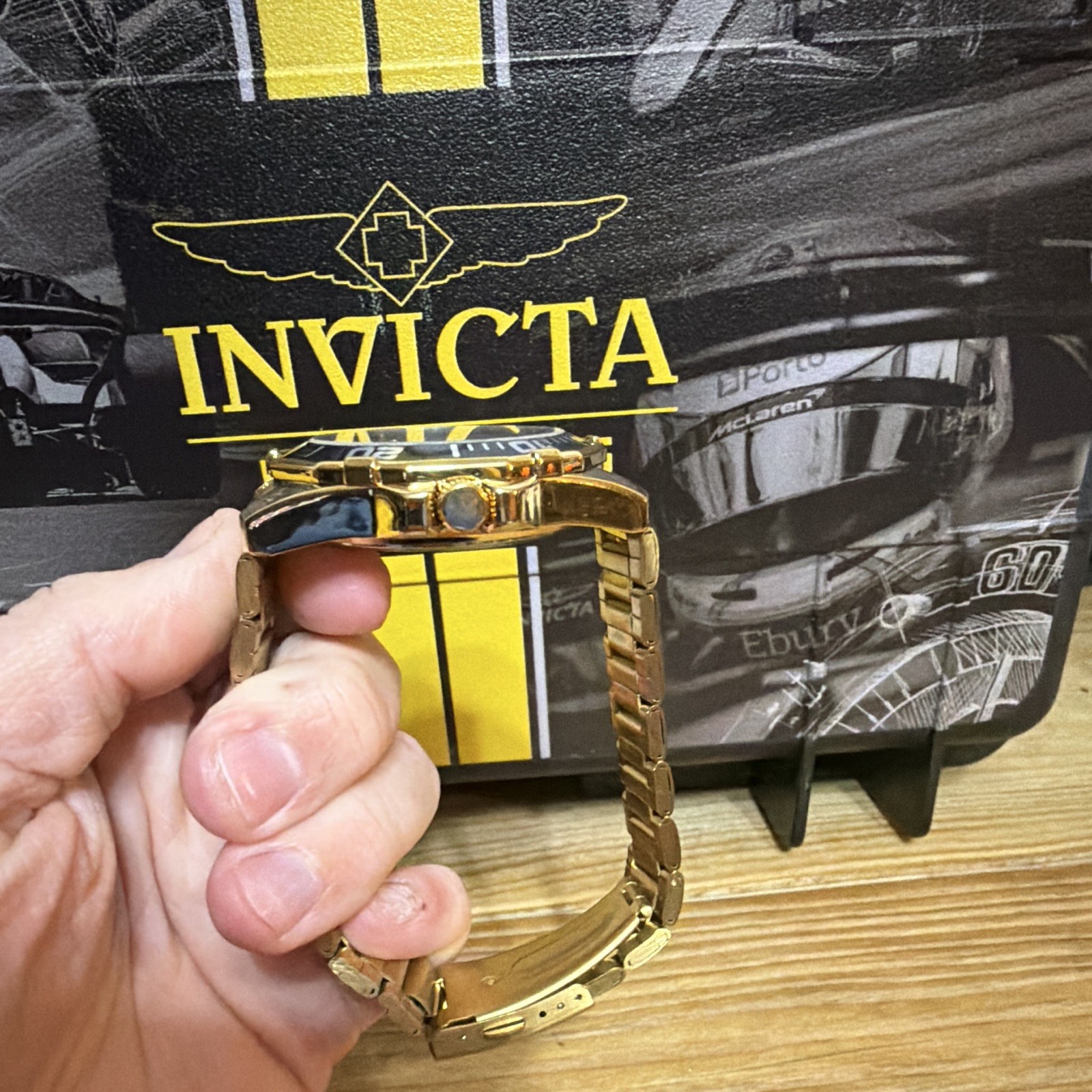 Invicta diver meridian Men’s Quartz Black Dial Gold Tone Metal Bracelet 30m WR
