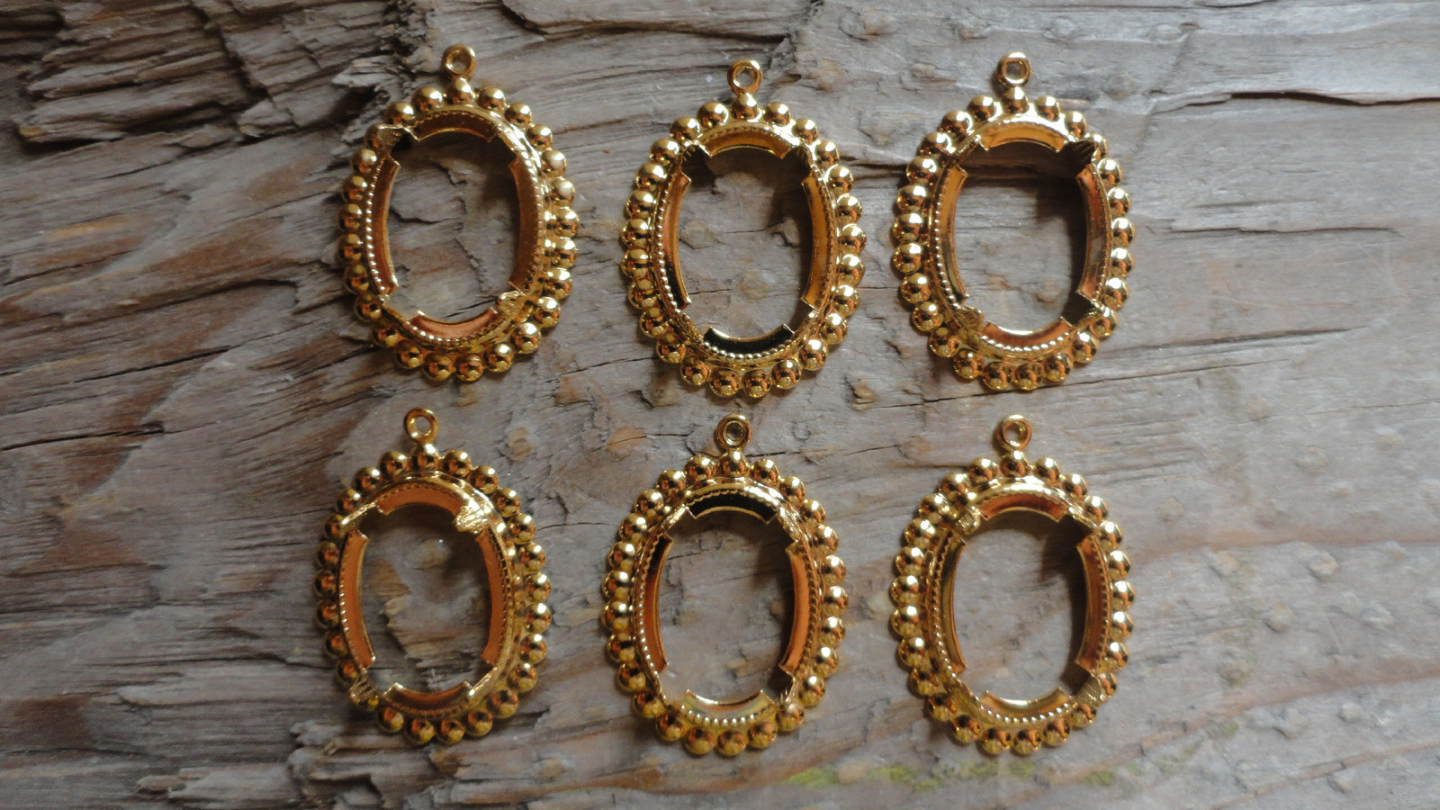 Beaded Pendant Hamilton Gold Plated 13x18mm Oval No locket loops (pkg 6) 0523