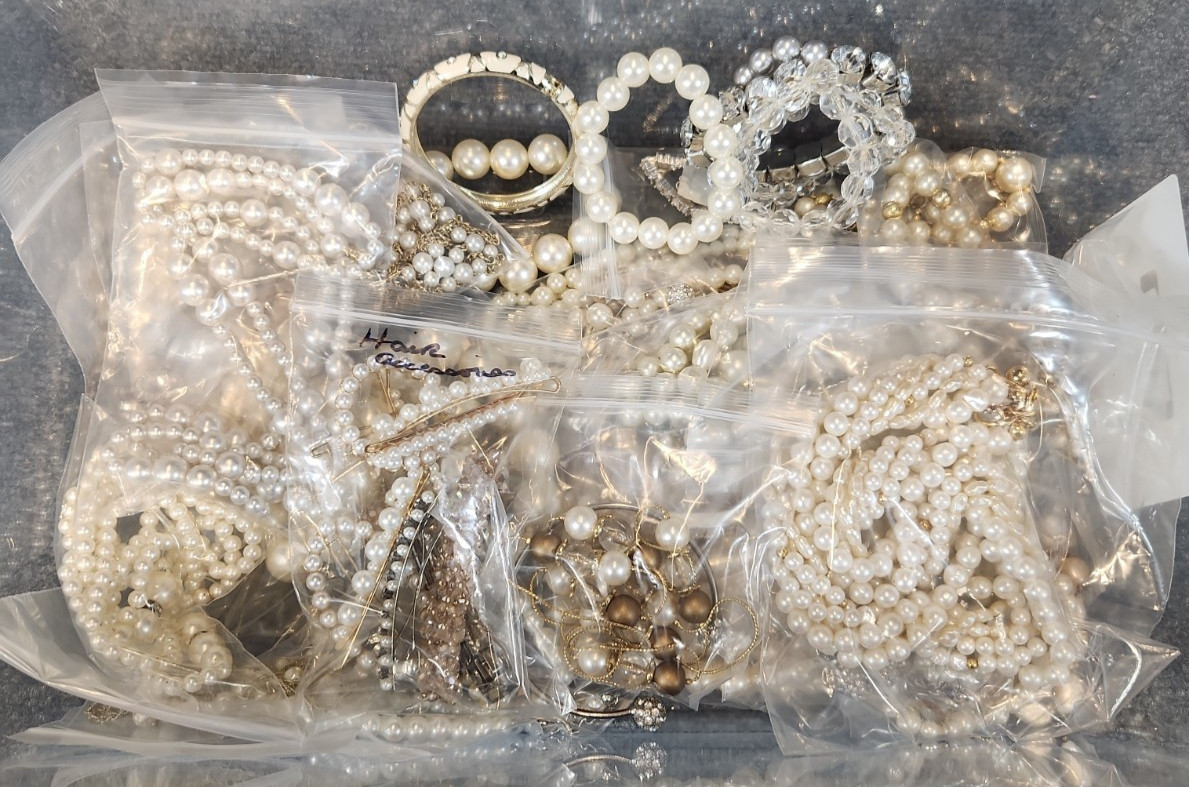 Jewelry Wearable Mother of the Bride Collection 5 Lbs #700 See Description