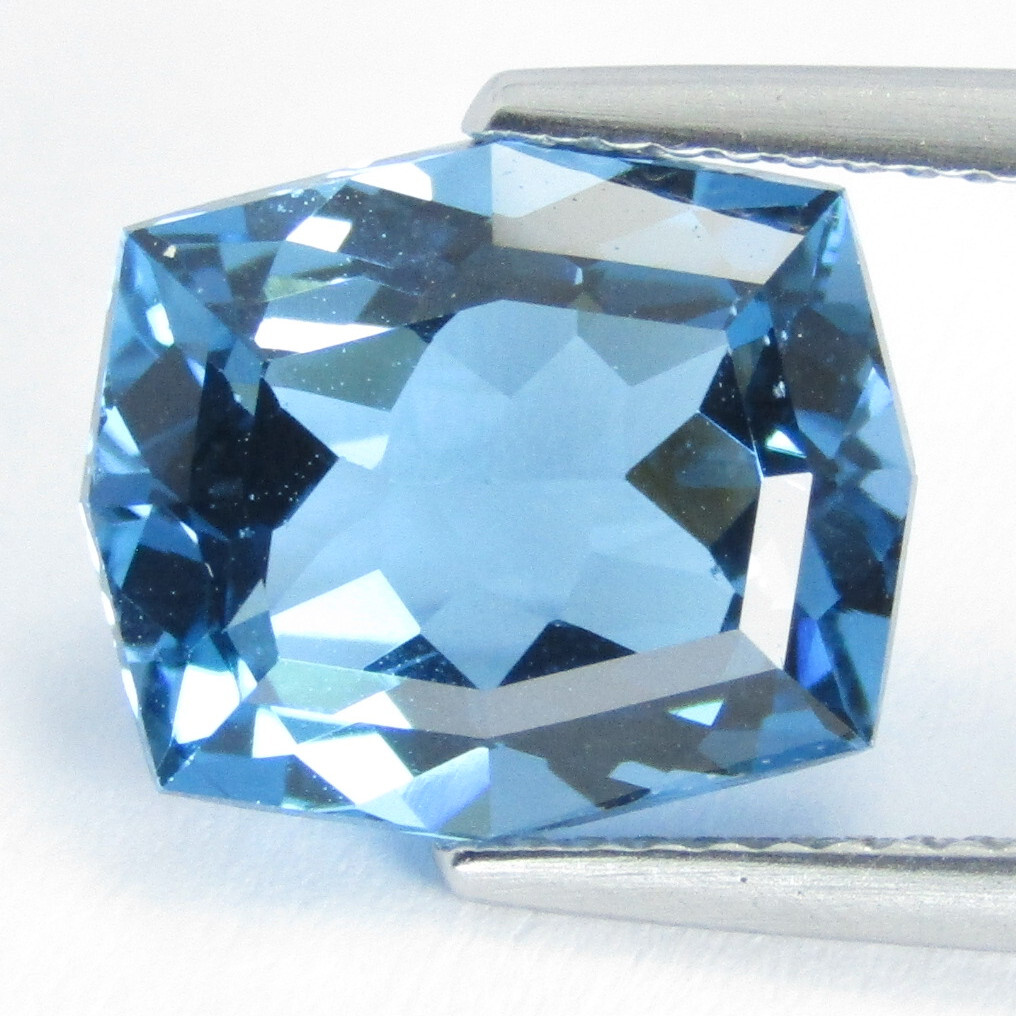 6.20Cts Beautiful Natural Swiss Blue Topaz 12x10mm Cushion Custom Cut Gemstone