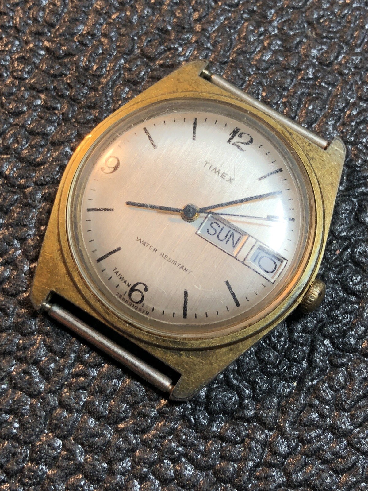 Vintage Timex Great Britain Men’s Mechanical Watch 34mm For Repair Runs