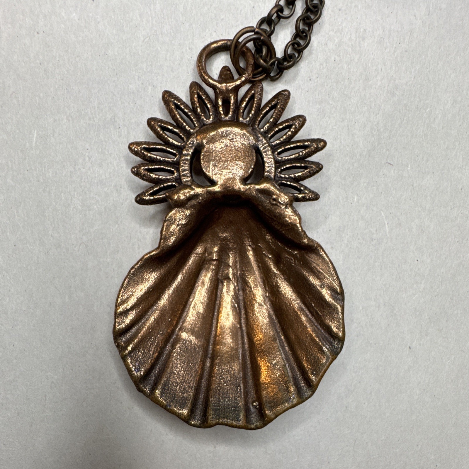 Scallop Shell Charm Pendant Necklace, burgundy Crystal Cabochon, Bronze Tone