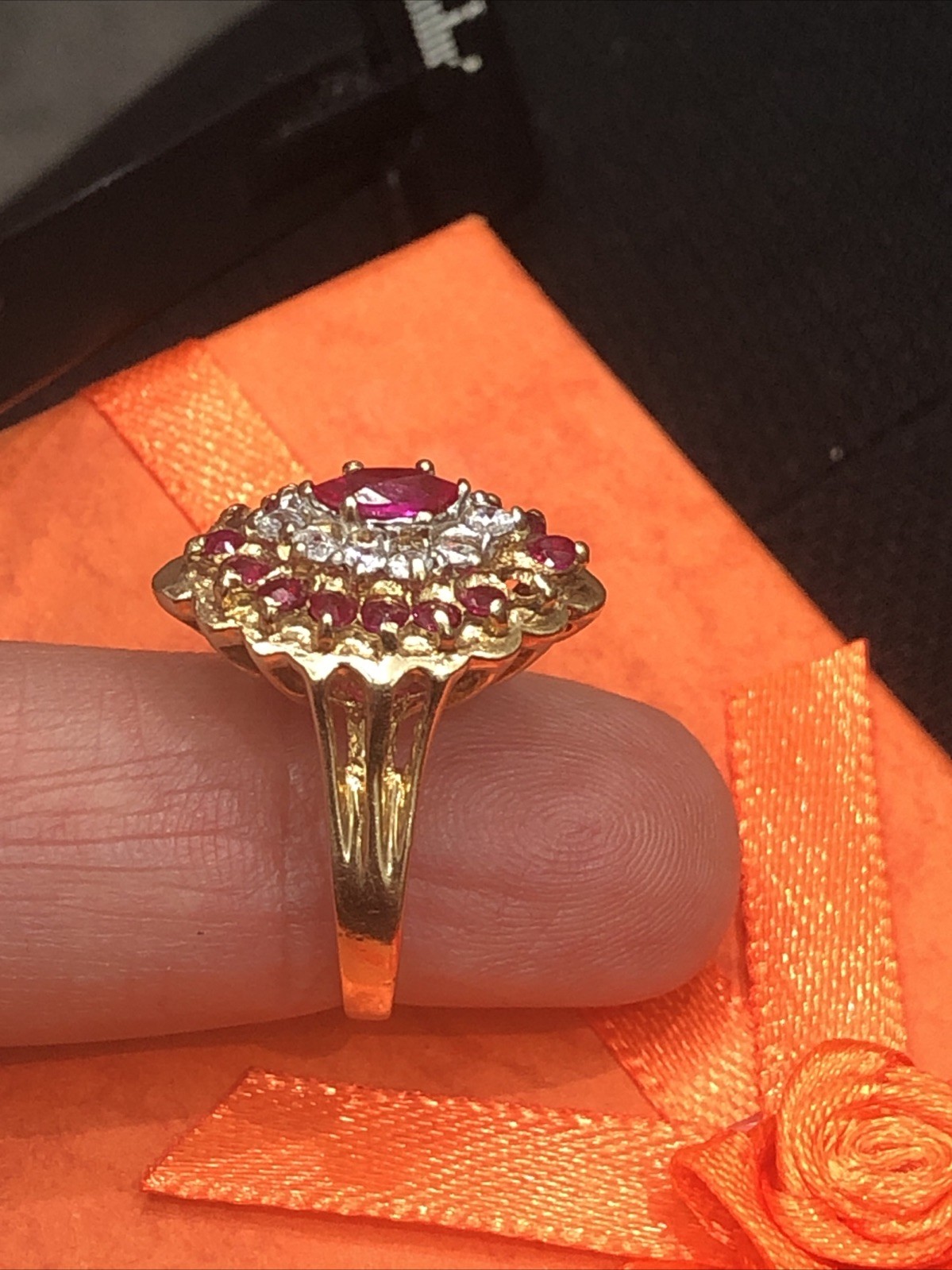 14KT YELLOW GOLD RING RED & WHITE GEMSTONES 1X1mm SIZE 5.5 WEIGHT 4.4g