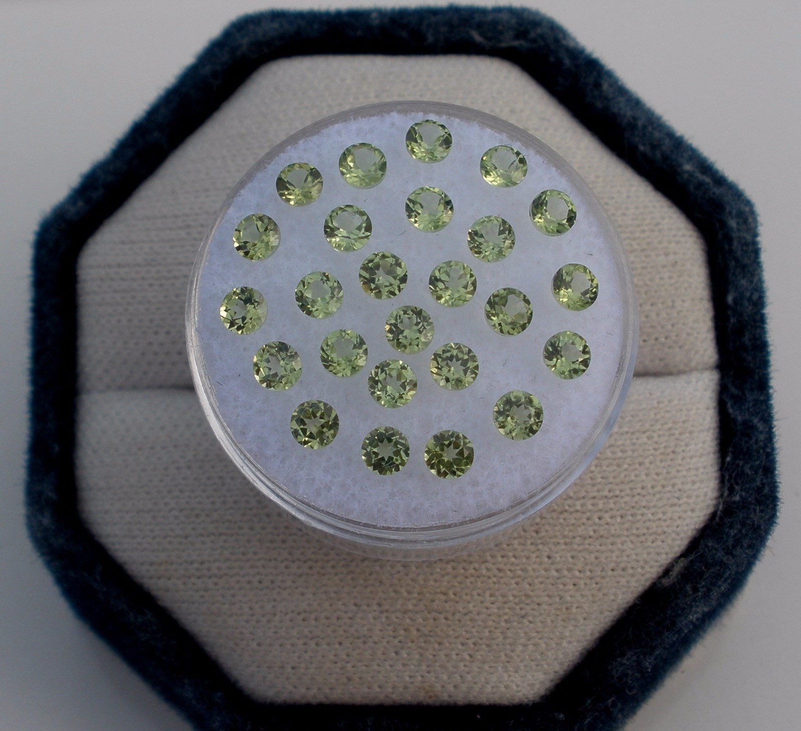 25 Natural Peridot Round Loose Faceted Gems 3mm each