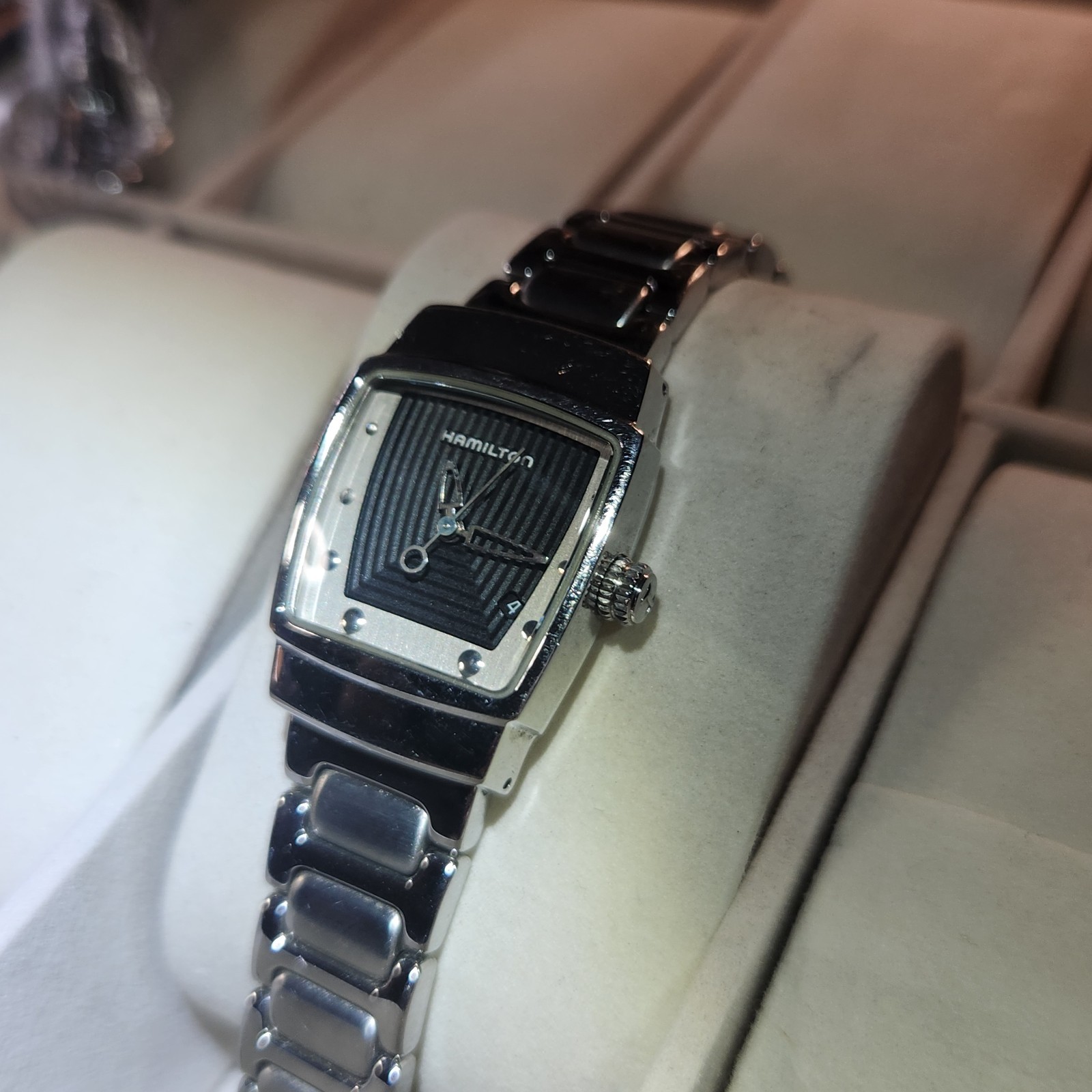 Vintage Hamilton Everest 6329 Quartz Stainless Steel Watch. Works