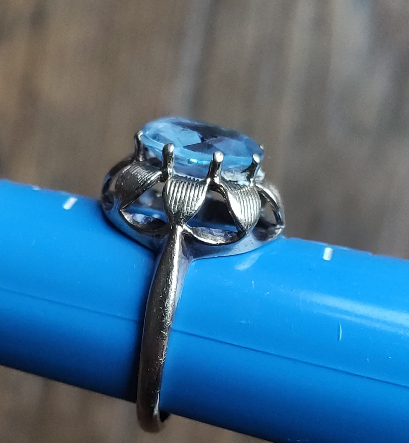 9ct Gold Ring Set With Large Blue Topaz Stone 9 Carat Yellow Gold Ring 2.9g