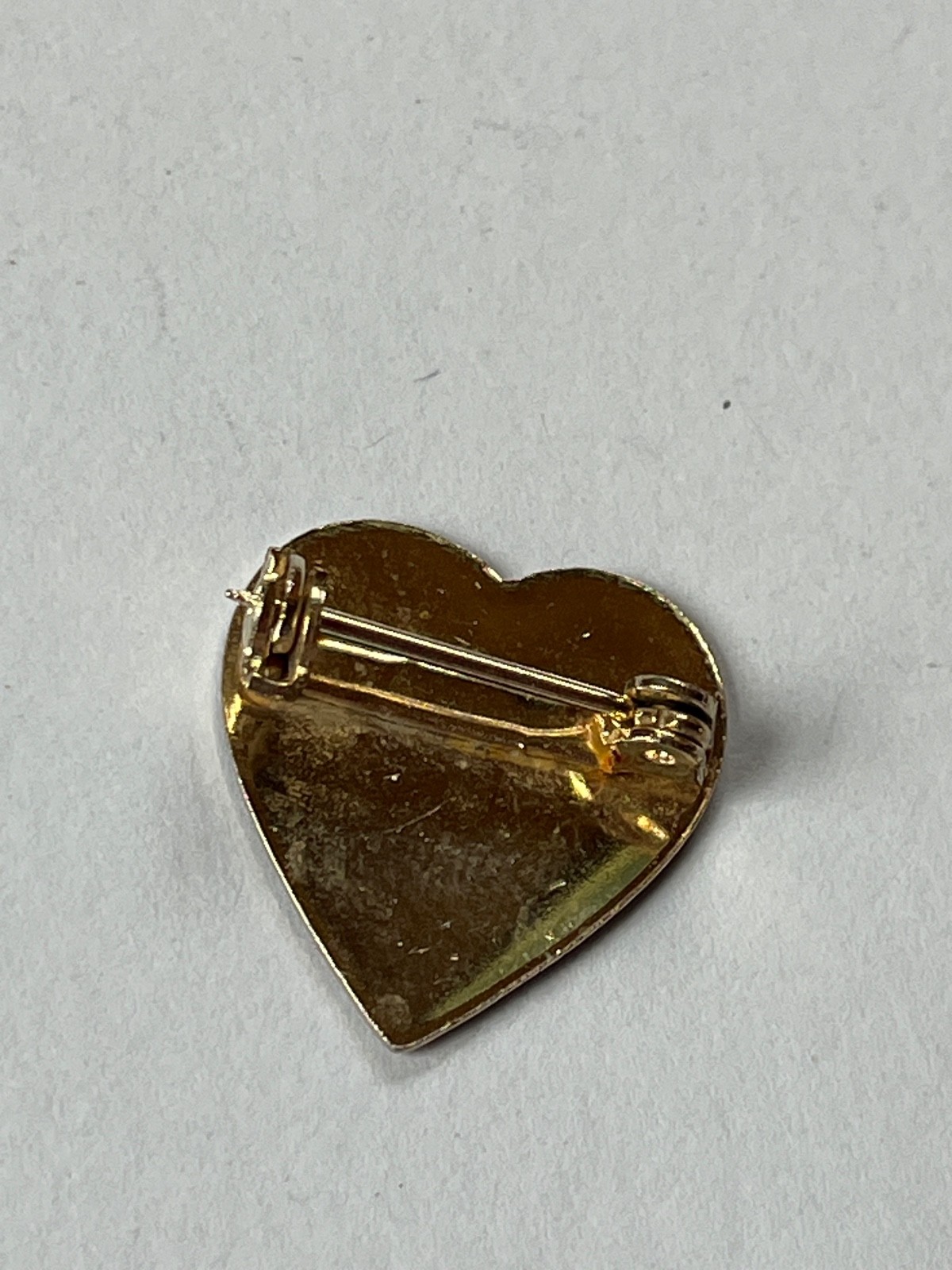 Vintage Small Very Light Goldtone Heart w Initial Letter B Lapel Hat Pin or Tie