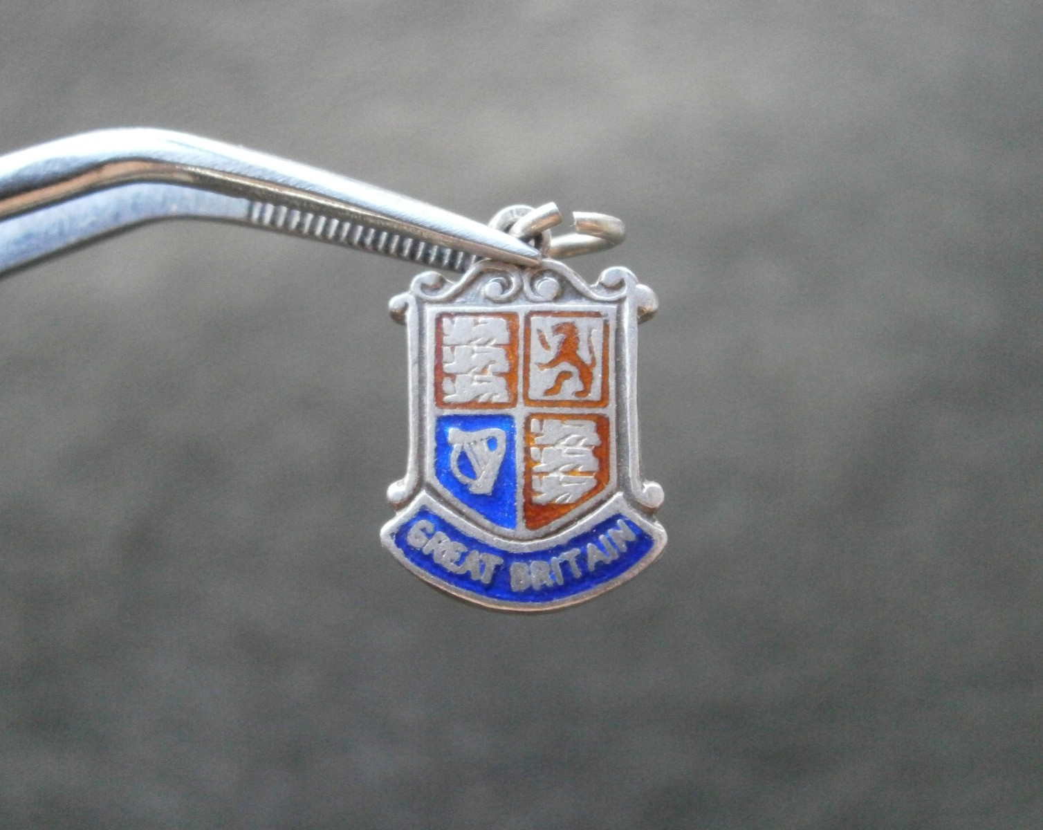Great Britain Vintage Sterling Silver Enamel Travel Shield Crest Charm 1.5g