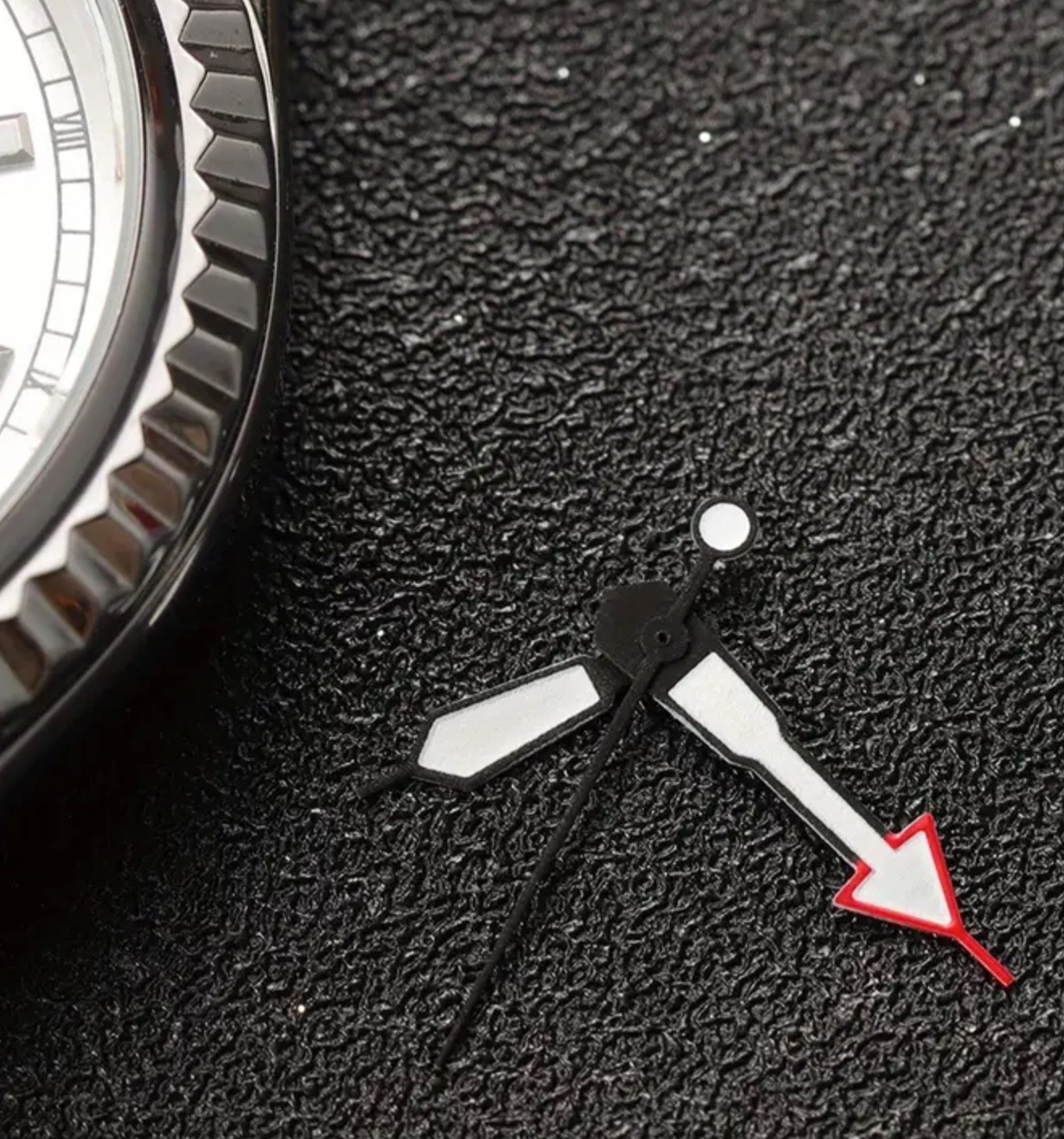 1 Set Black White Color Luminous Watch Hands 13x13x9mm For NH35 NH36