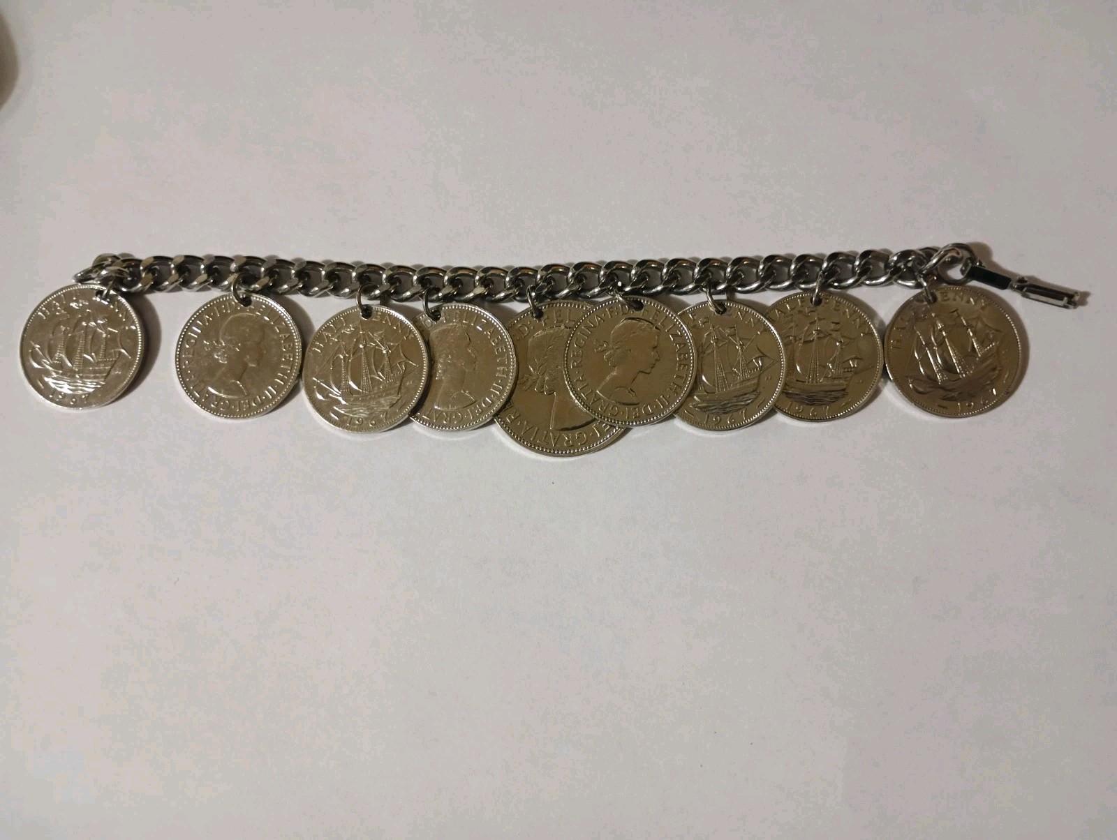 Vintage Great Britain Coin Charm Curb Link Bracelet 1966-67