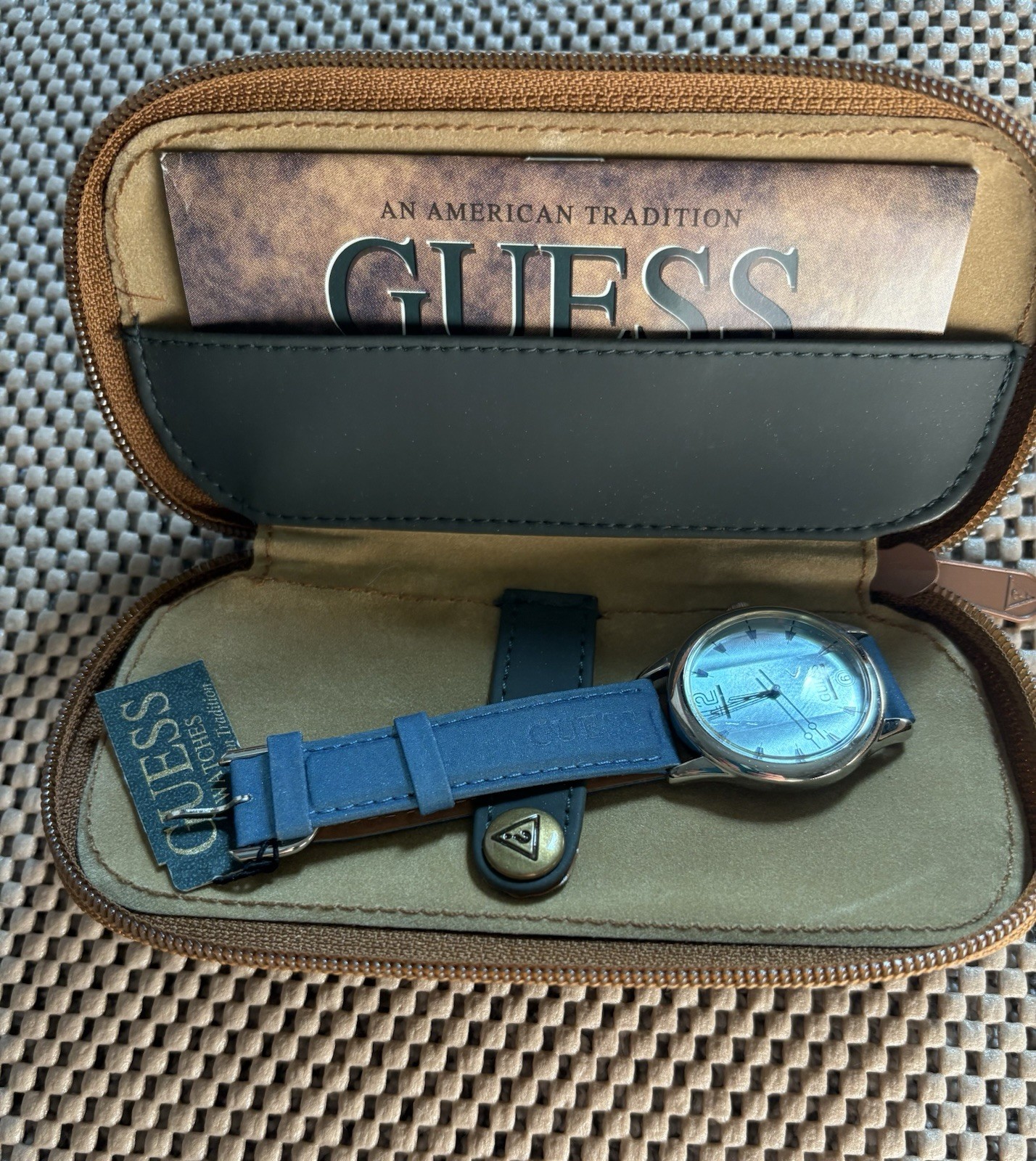 GUESS Men’s Vintage Quartz Watch