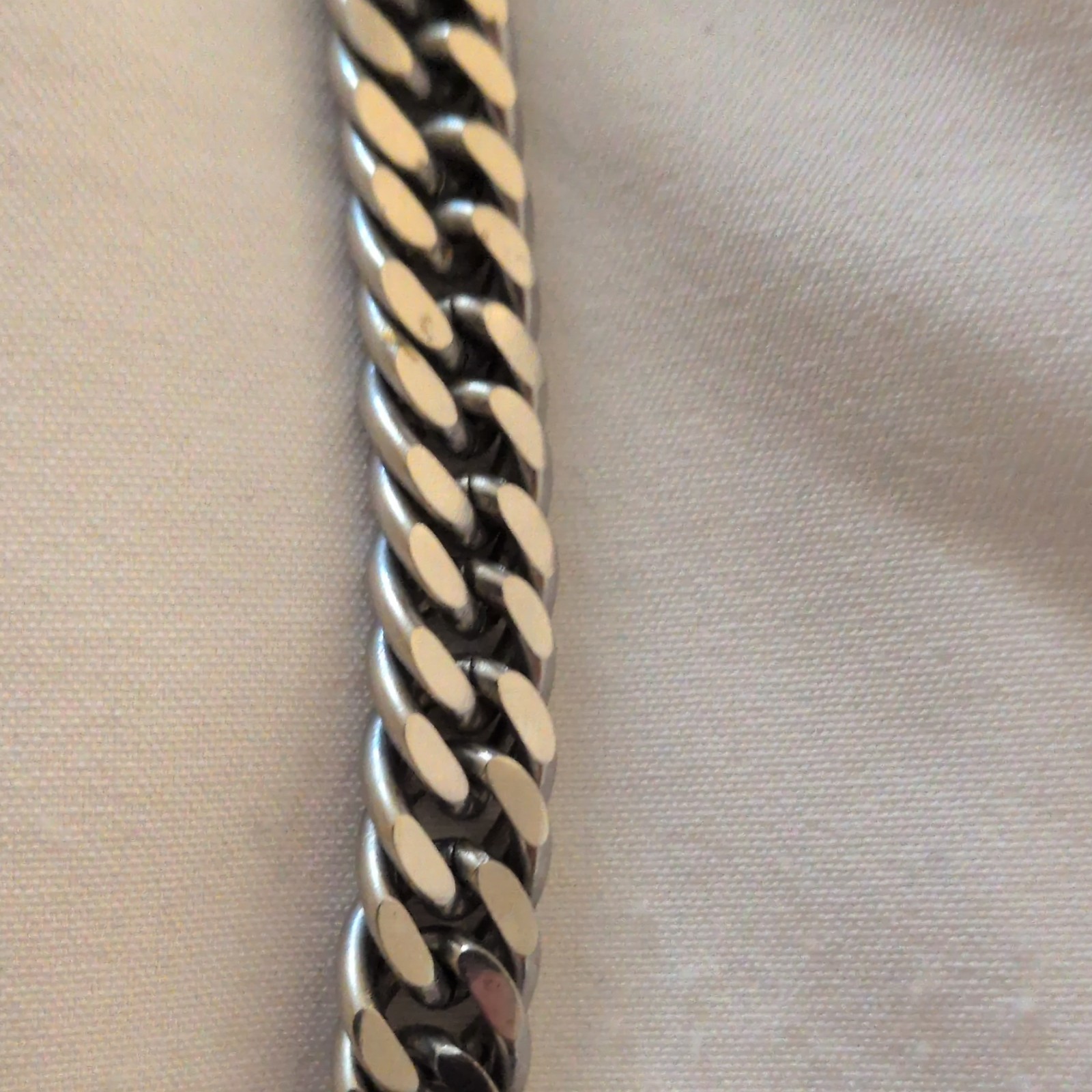 Silver Tone Metal Curb Link Chain Necklace, Chain Style Jewelry, No Stone