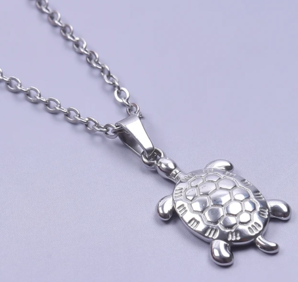 Stainless Steel turtle necklace with 40 cm (15.7 in) chain + 2 in extender