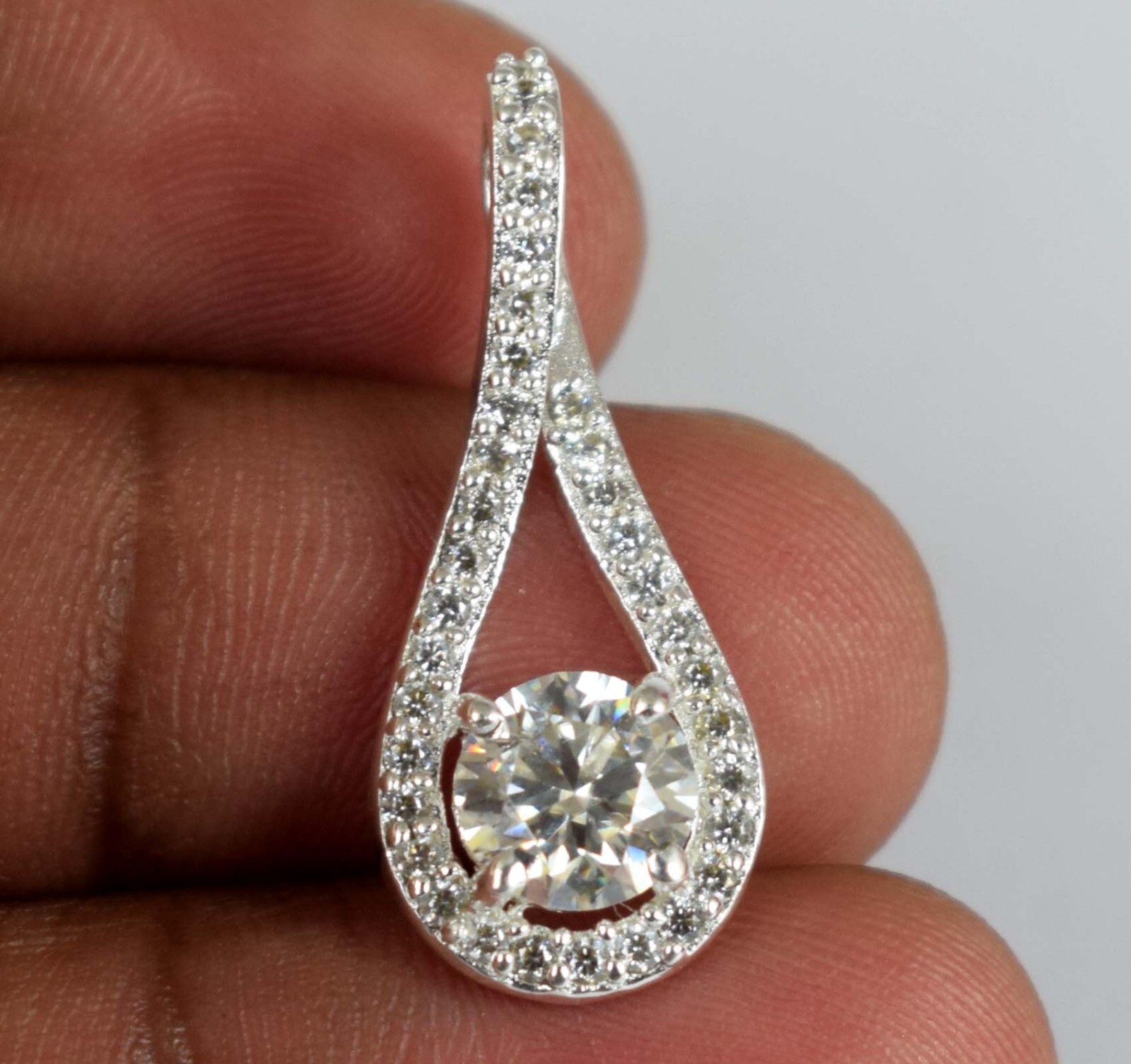 1.45 Carat White Round Brilliant Cut Diamond Solitaire Certified Pendant SEE VDO