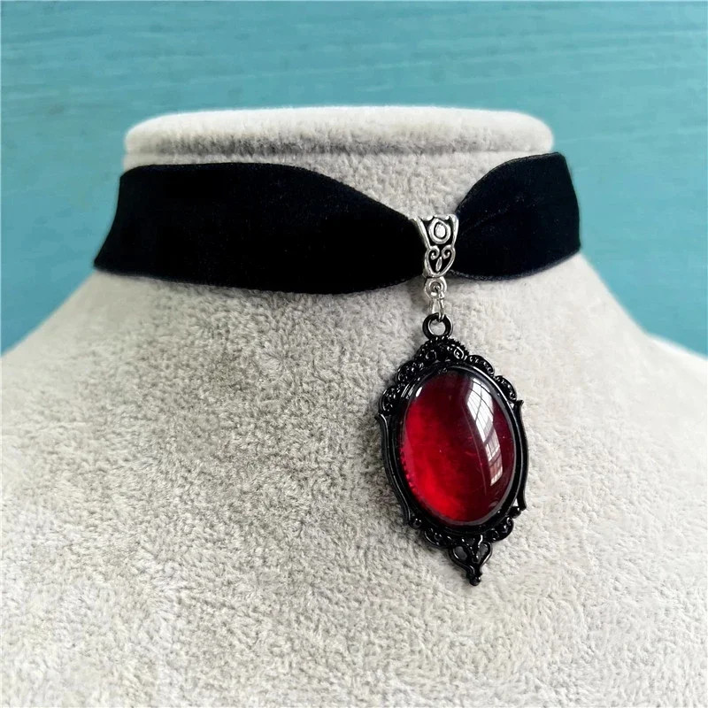 Gothic Vampire Cameo Pendant Choker Velvet Necklace For Women Fashion Pagan