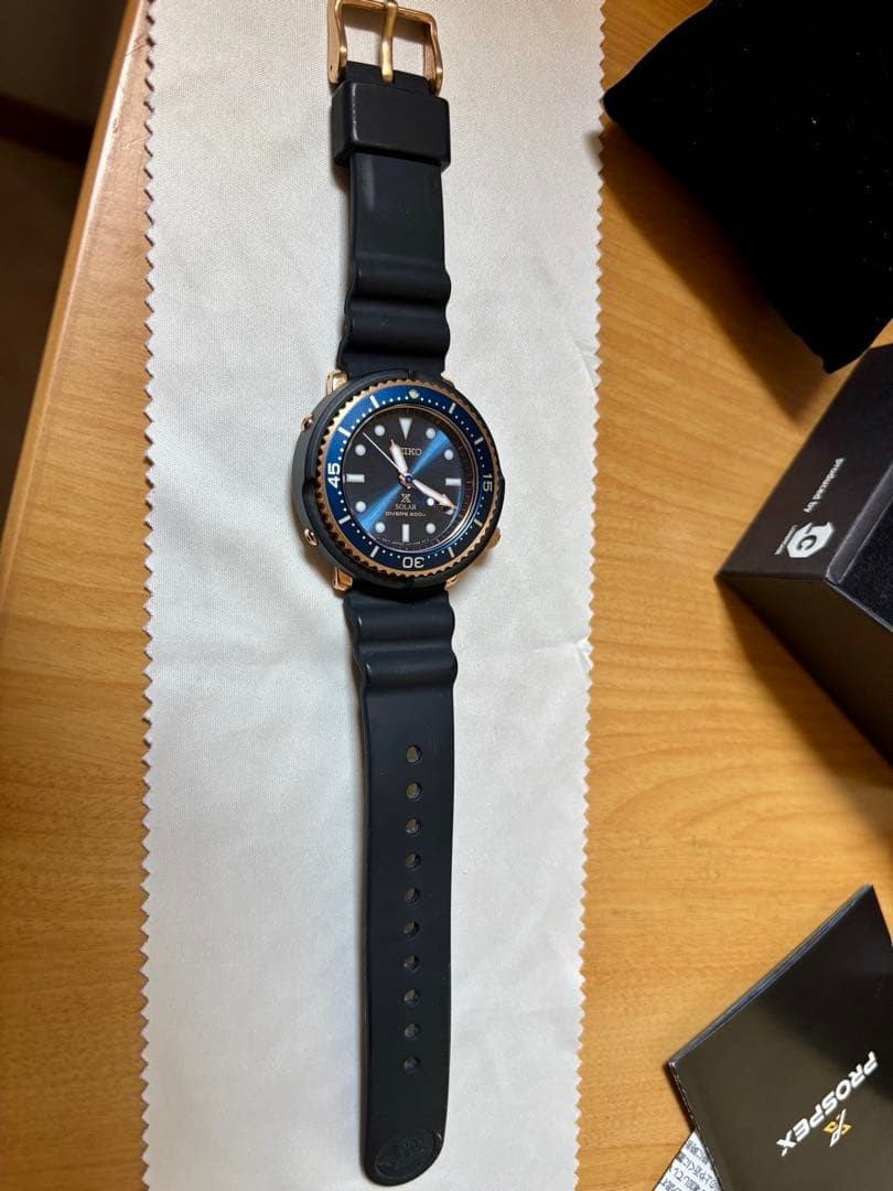 Seiko Prospex Tuna Great Blue V147 Solar Diver 200m Limited 2000 Gold Mens Japan