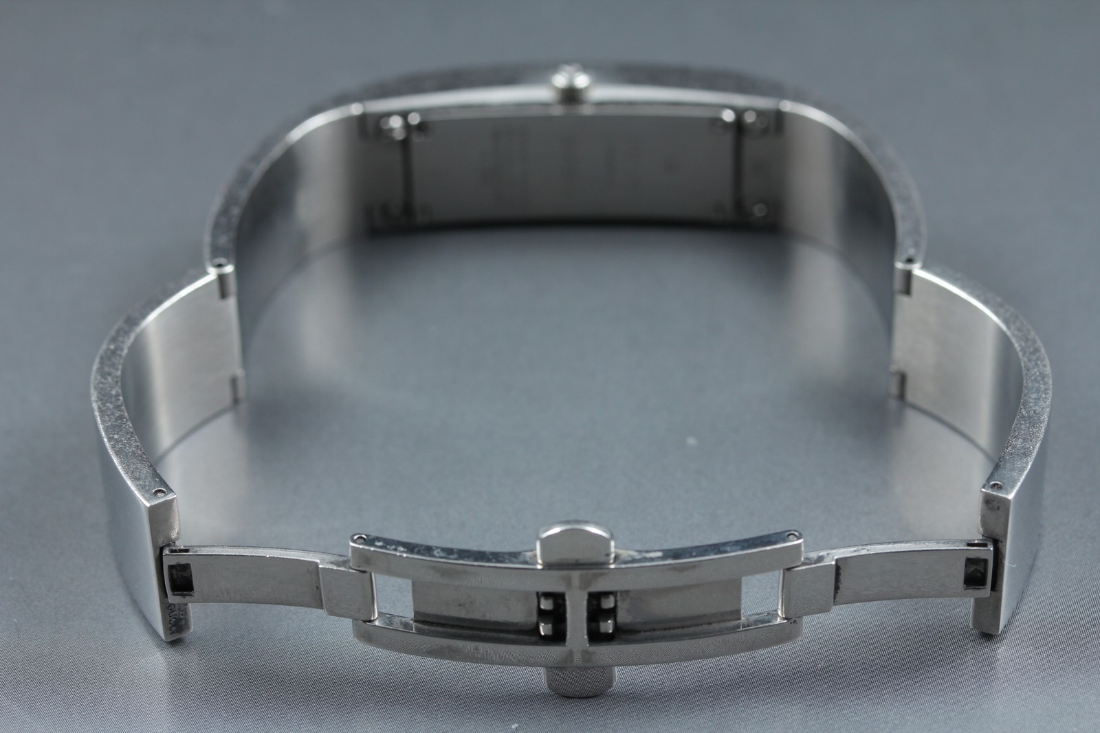 [Near MINT] GUCCI 2400S 14mm Black Dial Silver Quartz Women’s Watch From JAPAN
