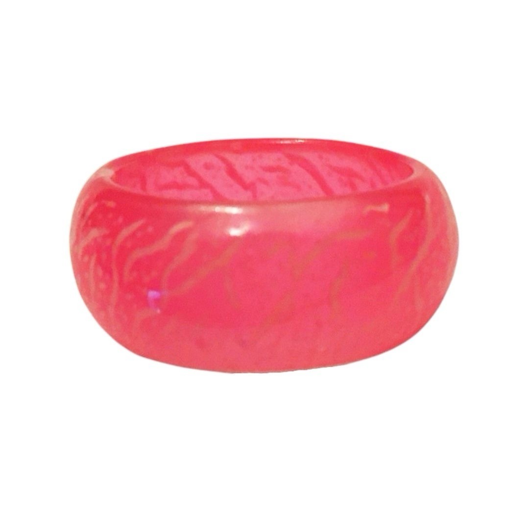 NEW IN PACKAGE Fun Set of Three Size 6 Crackled Resin Ring Band Party Jewelry