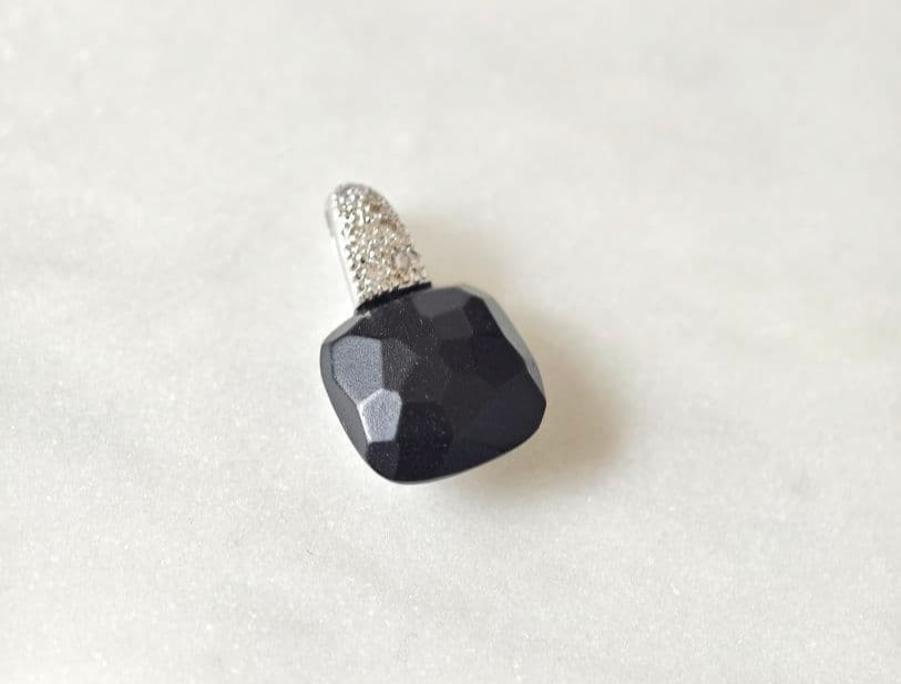 Pomellato Capri Onyx Pendant Top Faceted Black Stone Necklace Charm Italy