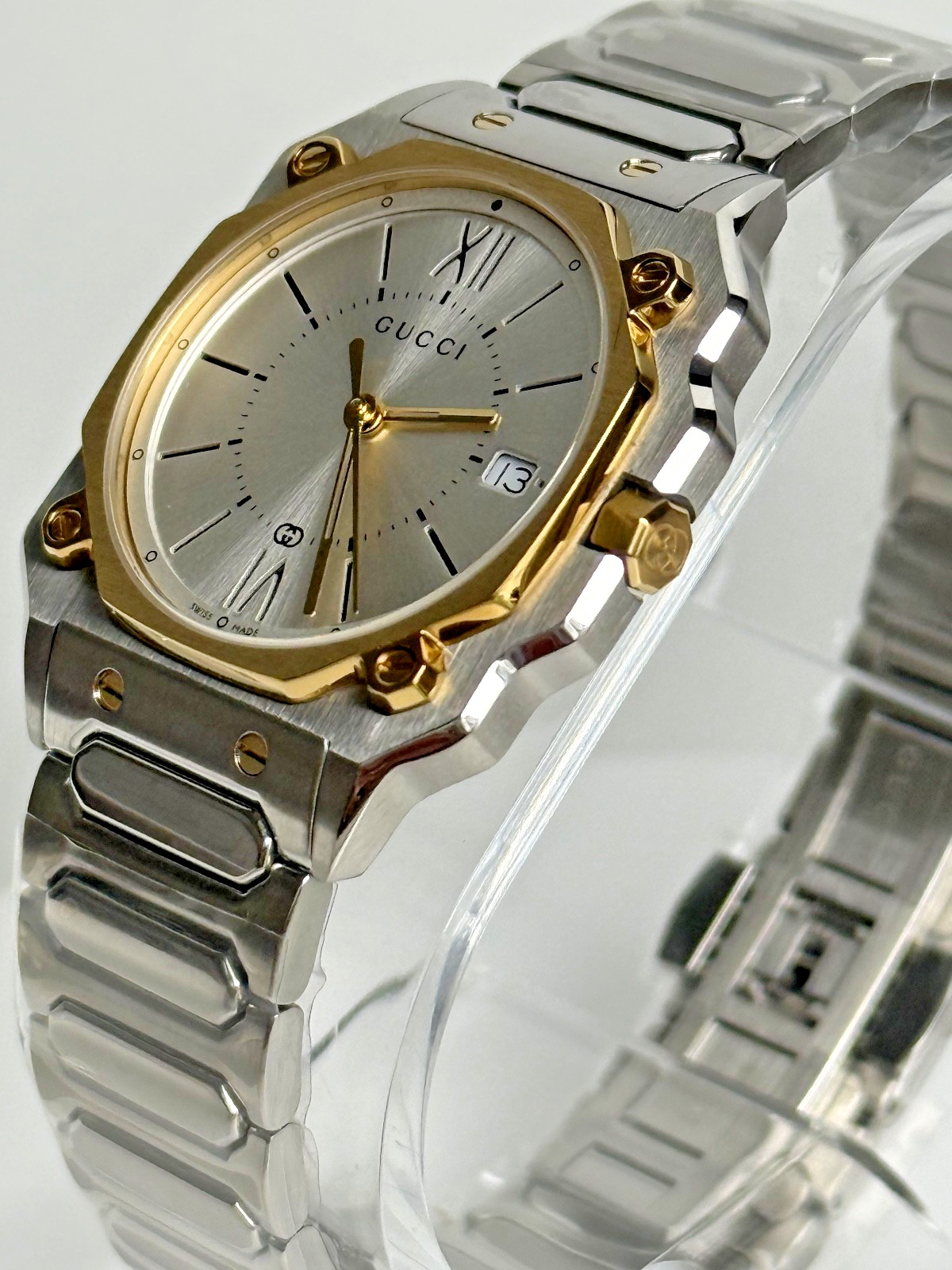 GUCCI G-Flat Quartz Stainless Steel 30MM Silver Dial Women’s Watch YA166506