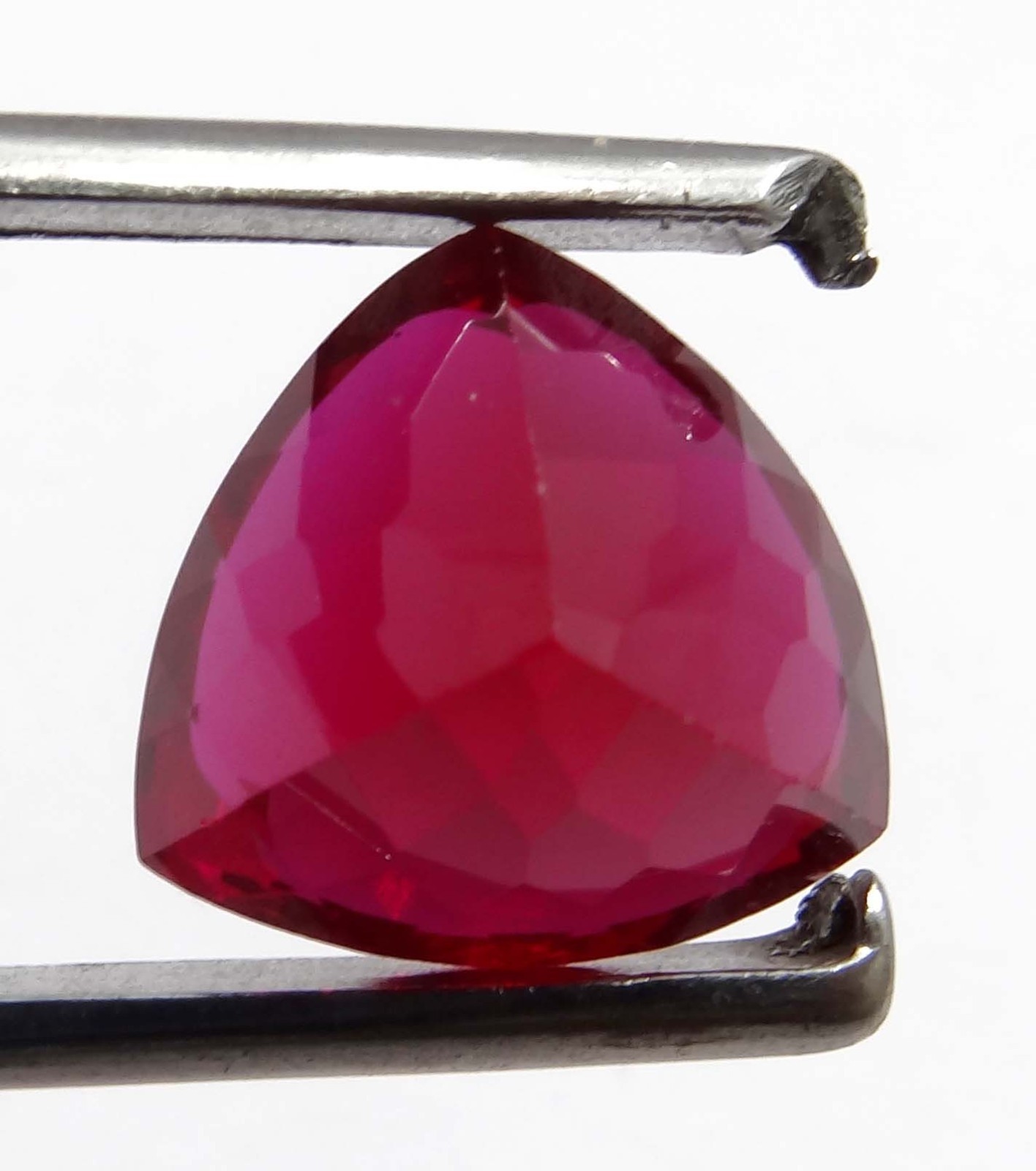 NATURAL 8.00 CTS PIGEON BLOOD RED RUBY trillion GEMSTONE CERTIFIED