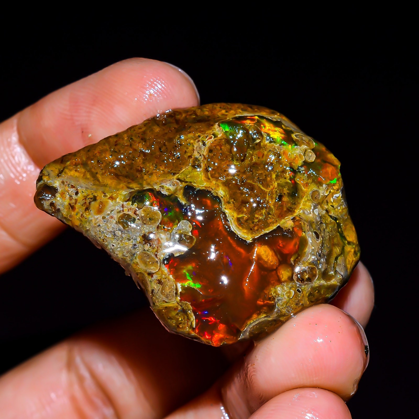 53.50 Ct Natural Fire Ethiopian Opal Oil Rough Gemstone For Jewelry 38x25x10 mm