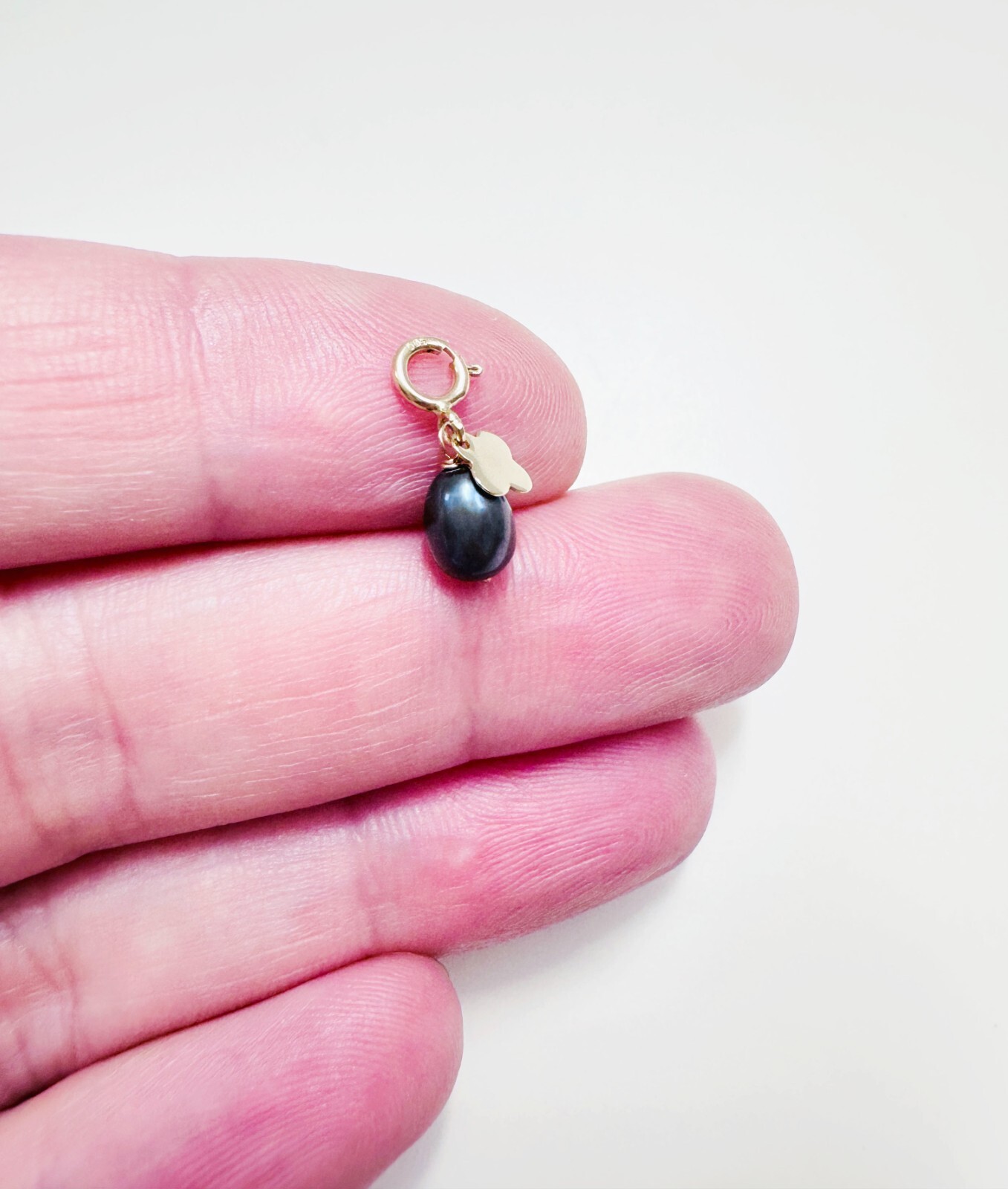 14K Solid Yellow Gold Mini Peacock Pearl & Clover Charm Pendant w/Spring Clasp