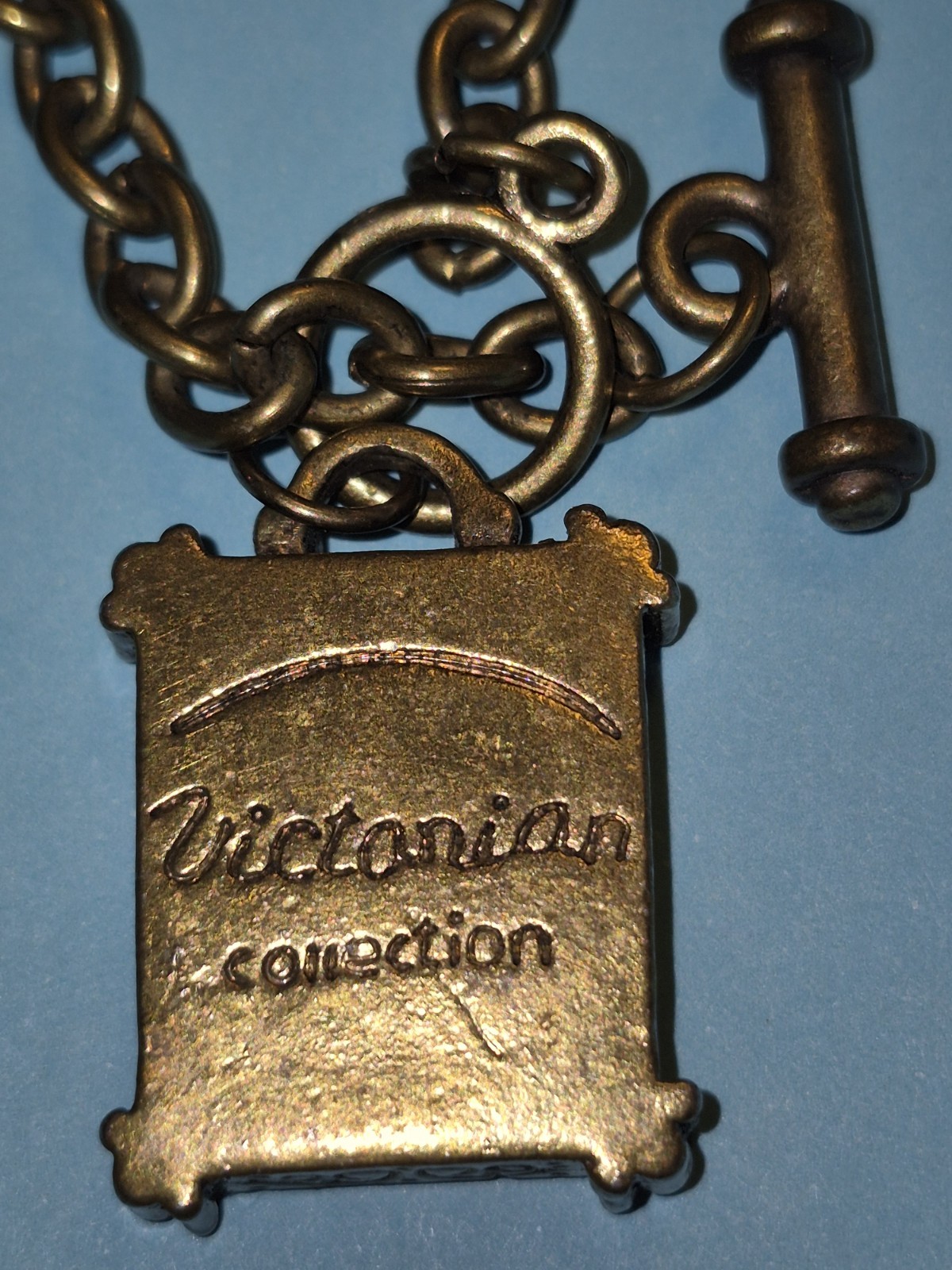 Vintage Bronze Paris Eiffel Tower Toggle Charm Bracelet 7.5″