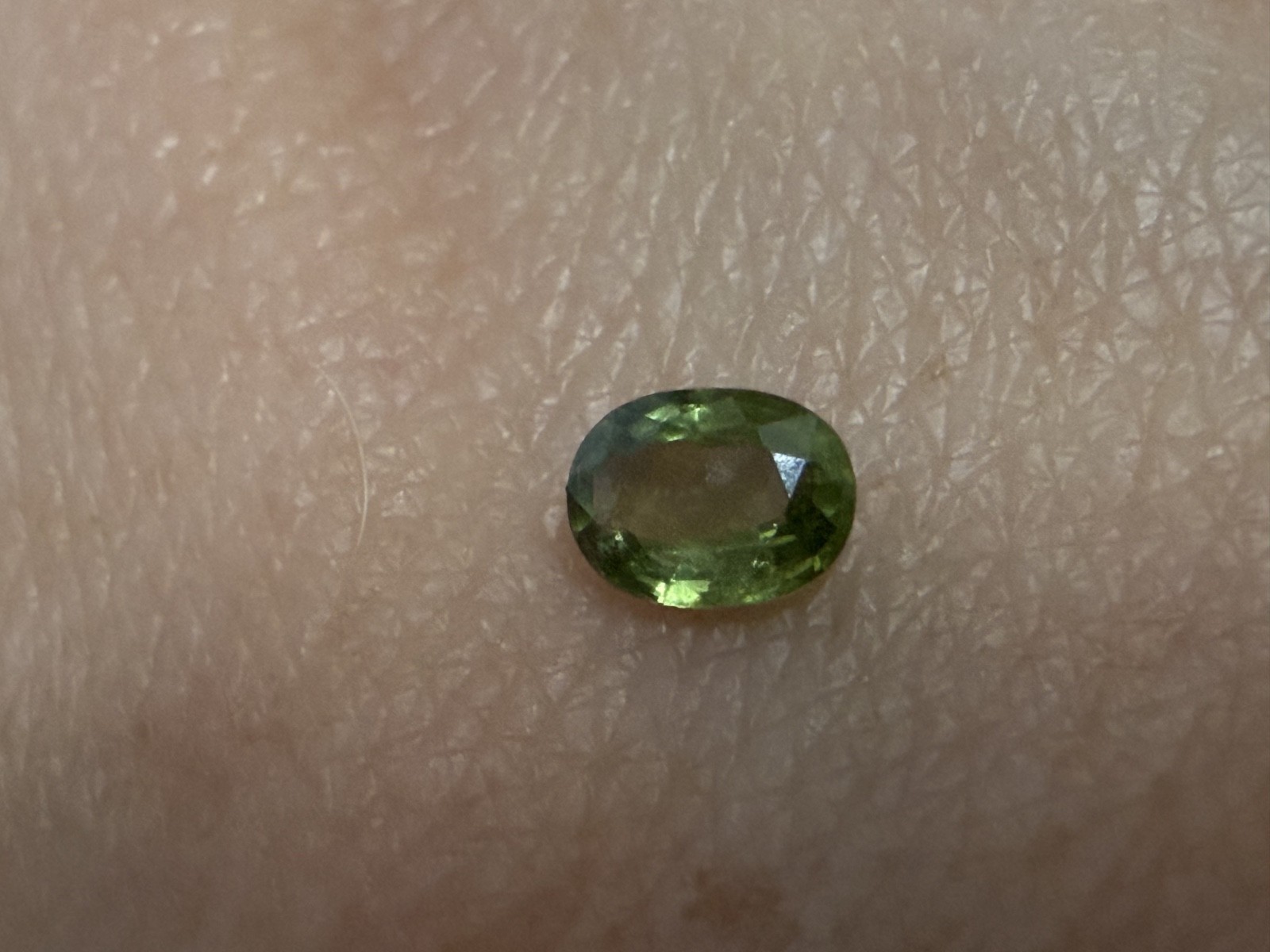 RARE – Bi colored SAPPHIRE Greenish-Yellow 0.35 CT No heat BANGKACHA THAILAND