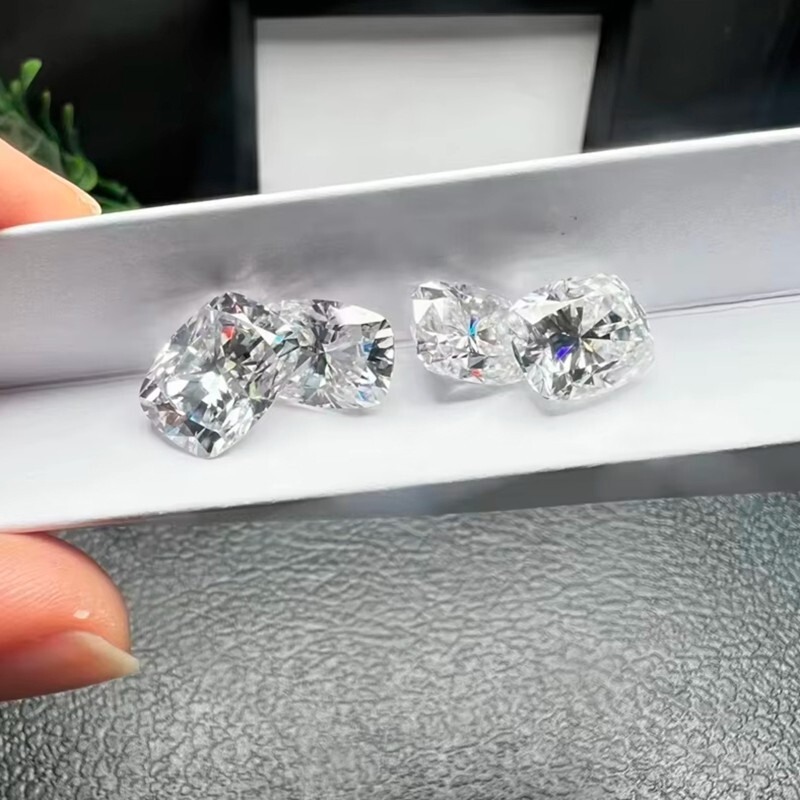 Radiant Cut 0.2-10ct Sparkling Loose Moissanite D Color VVS1 GRA Wholesale Price