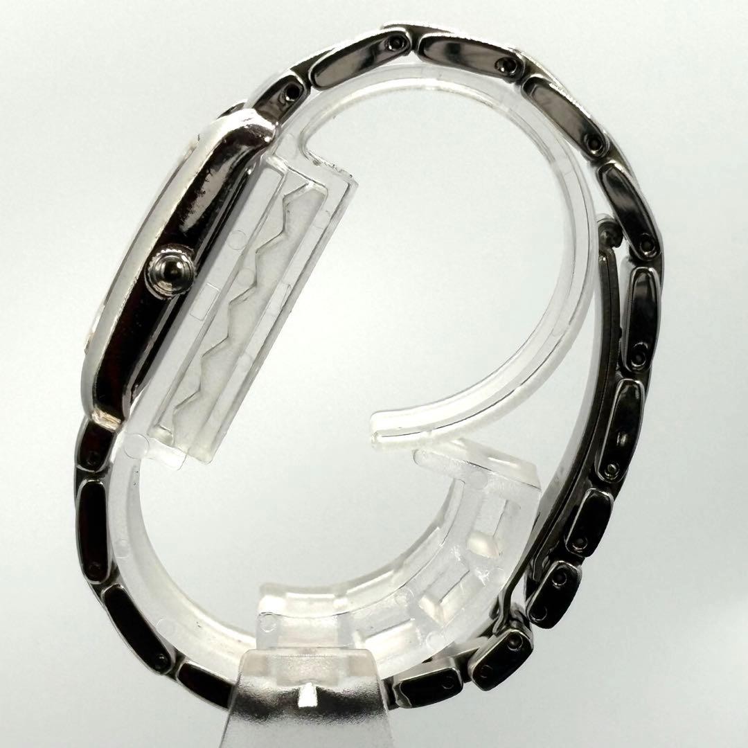 This is a rare SEIKO LUKIA ladies’ watch, with a brand new battery replaceme