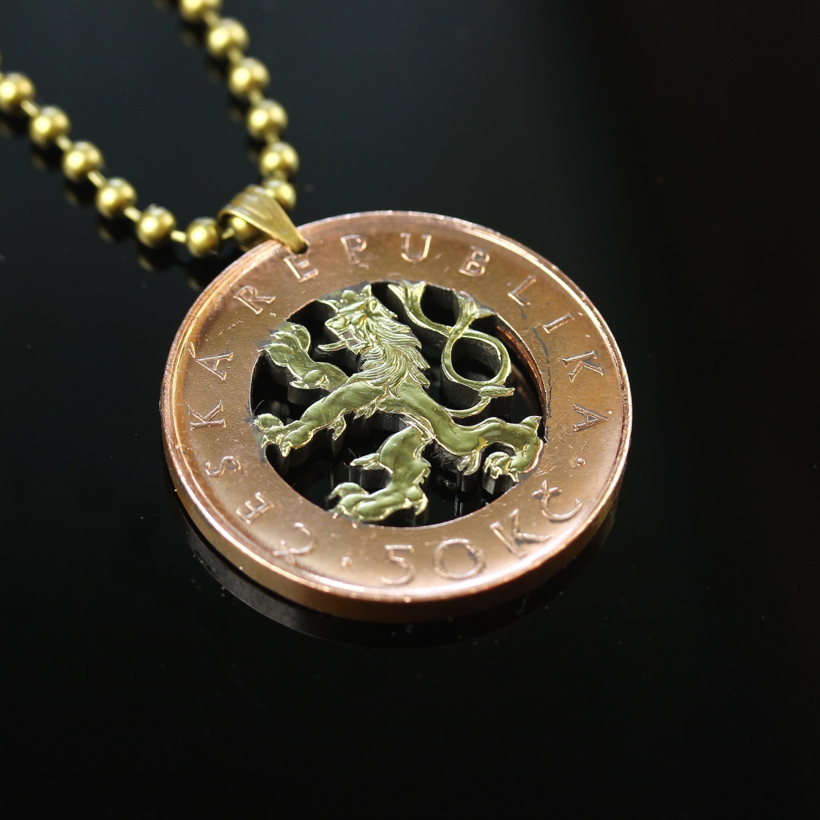 Lion Czech Republic Prague 50 krone detailed cut coin pendant with Necklace 1993