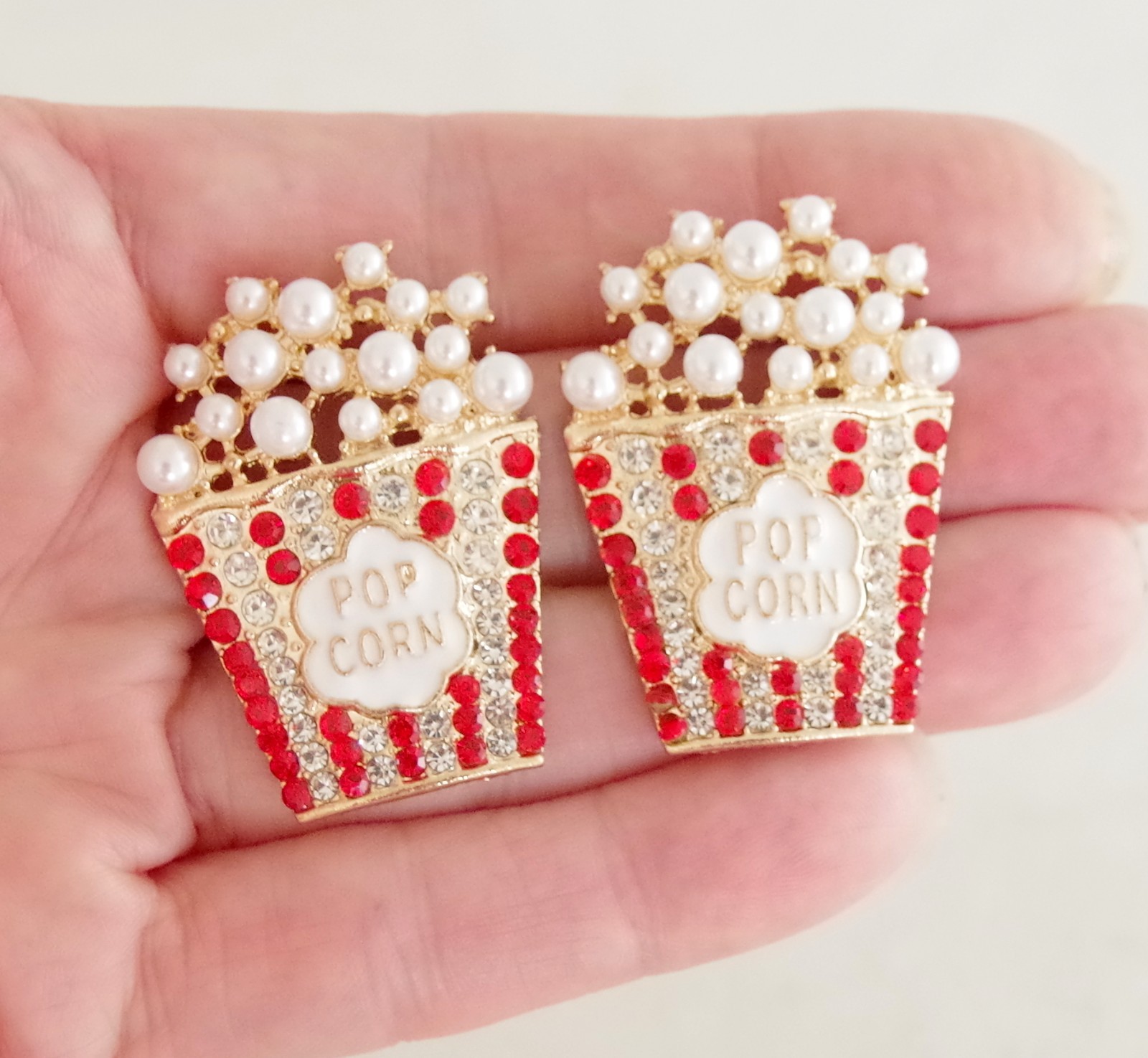 Cute! 1.5″ BETSEY JOHNSON TUB OF MOVIE POPCORN RHINESTONE & FAUX PEARL EARRINGS