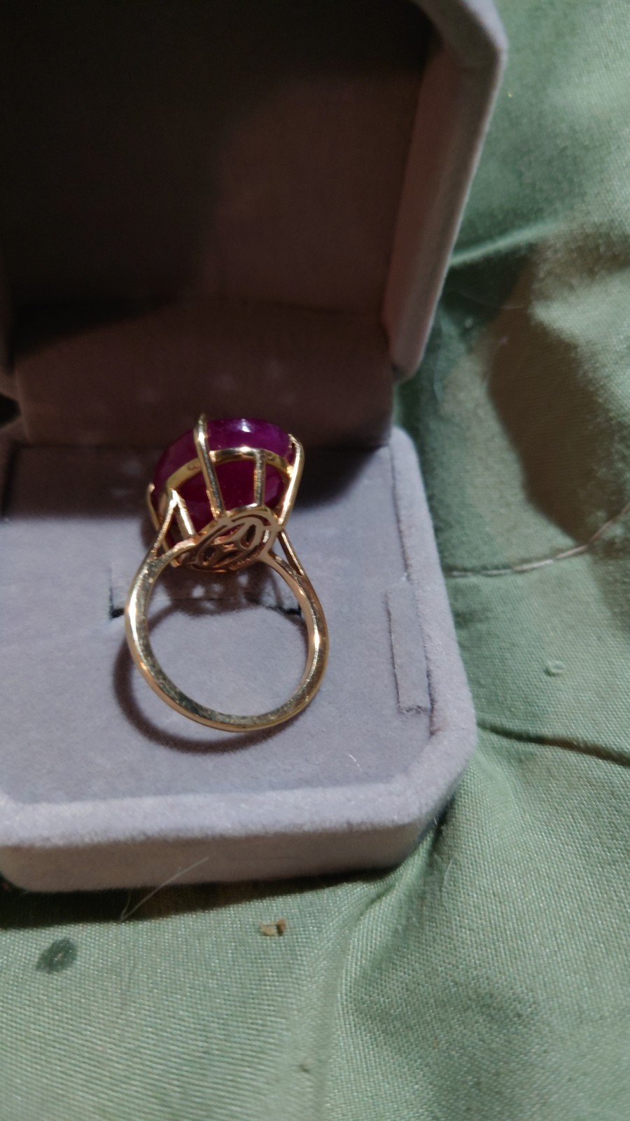 9 carat Gold 12 Carat Natural Oval Ruby Ring UK Size M