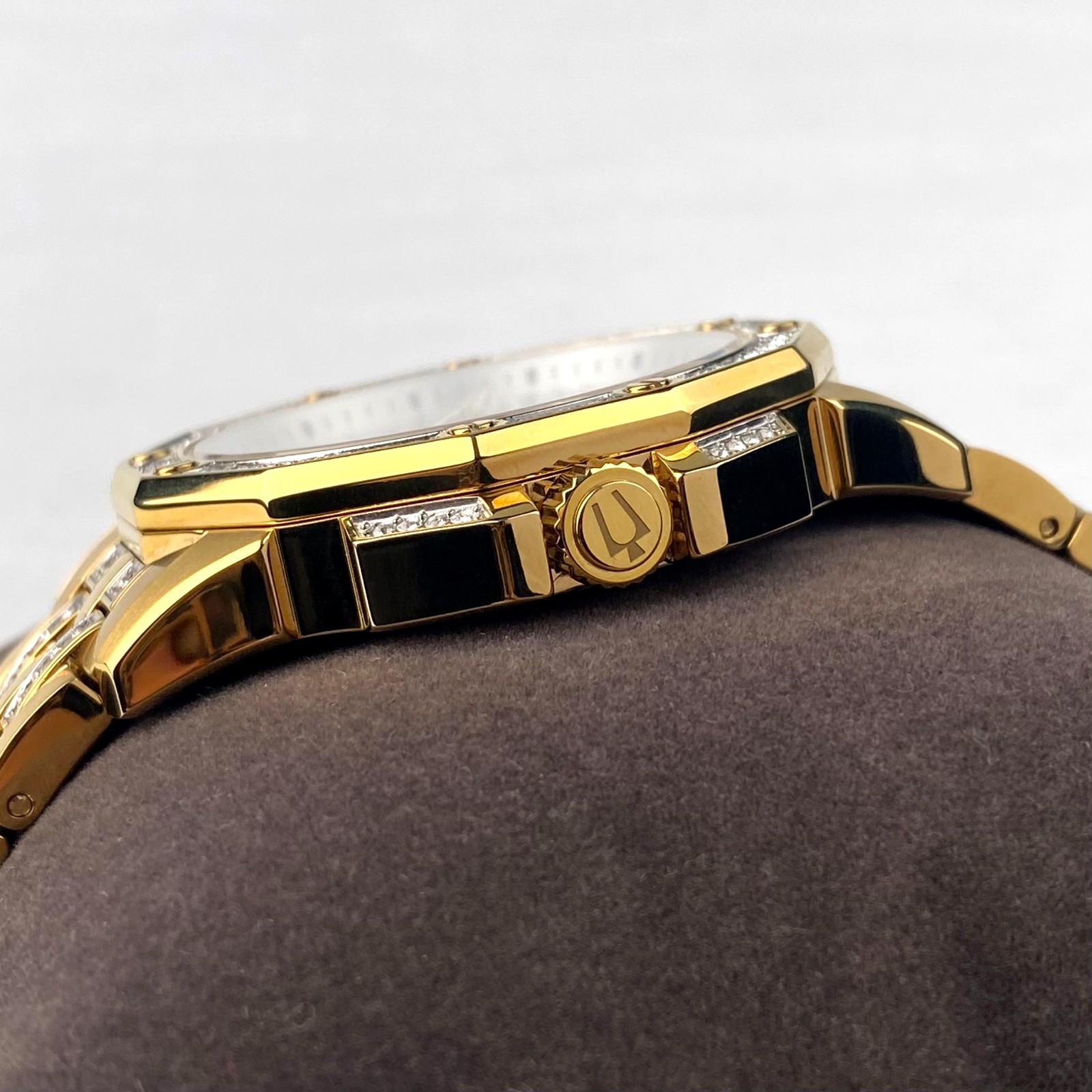 Bulova Octava Quartz 41.5mm Crystal White Dial Gold Tone Men’s Watch 98C126