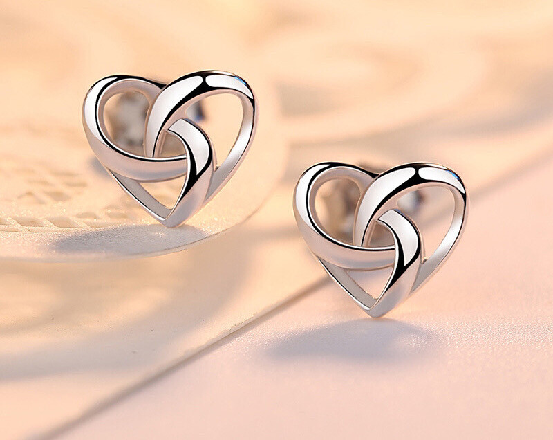 Fashion 925 Sterling Silver Love Heart Stud Earrings
