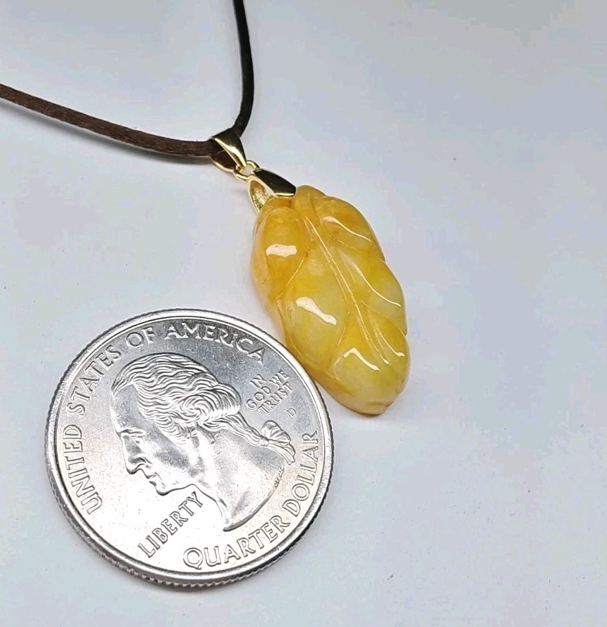 Lot of 1 Certified Jade Leaf Pendant Yellow Natural Jadeite 黄色翡翠A货 叶子玉吊坠 大业有成