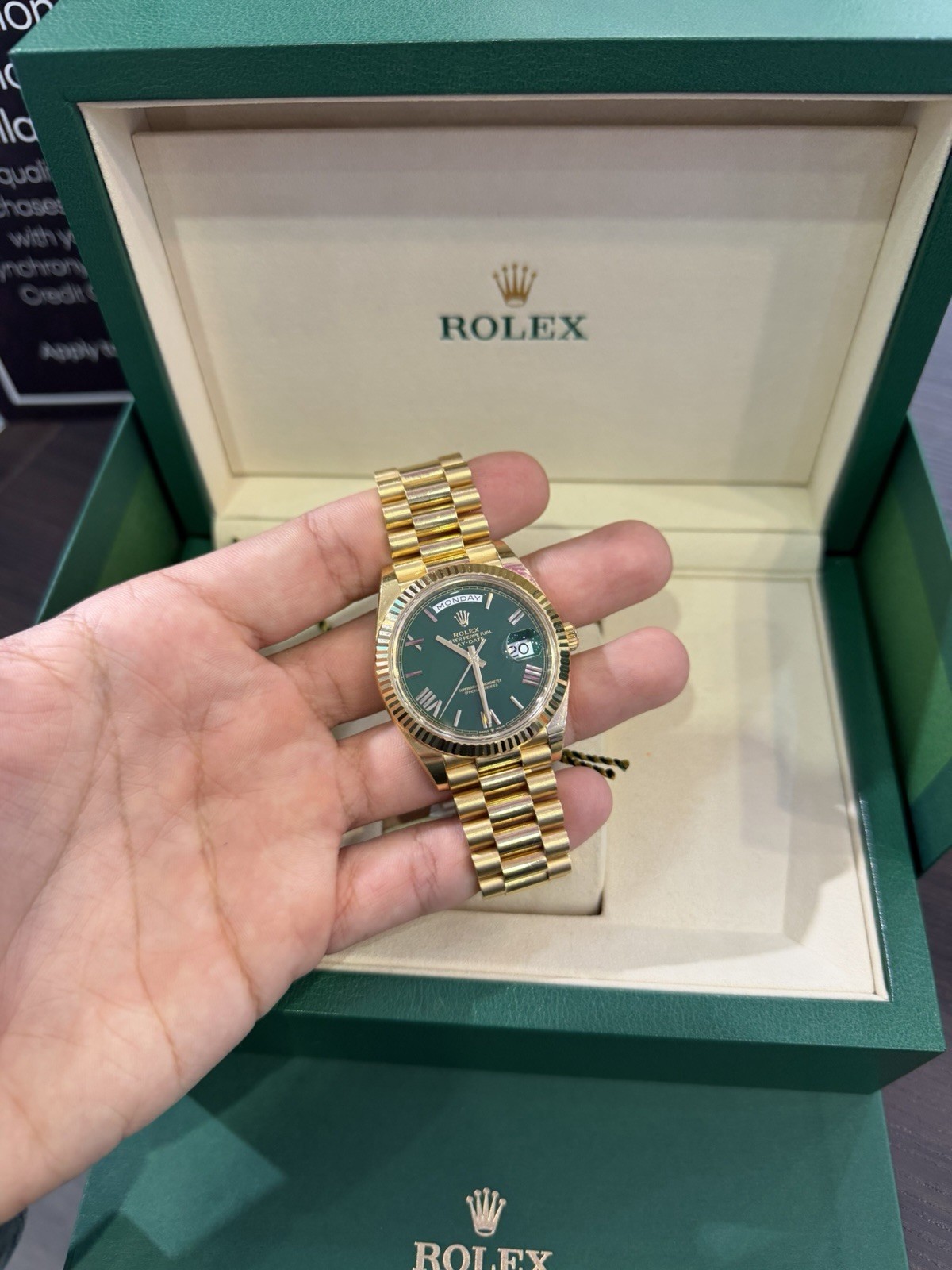 Rolex Day-Date President 40 18k Yellow Gold ‘Money Green’ Dial 228238 FULL SET!!