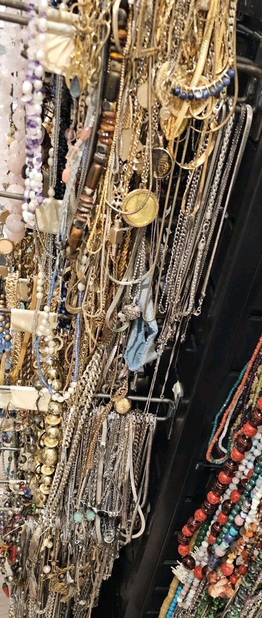 Jewelry Lot Good Wear Resell Brooch Art Estate Vintage Modern 5 Pc NO Junk – BUY