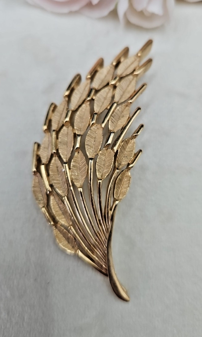 Vintage Crown Trifari Satin Brushed Gold Flower Floral Leaves Brooch Pin Signed